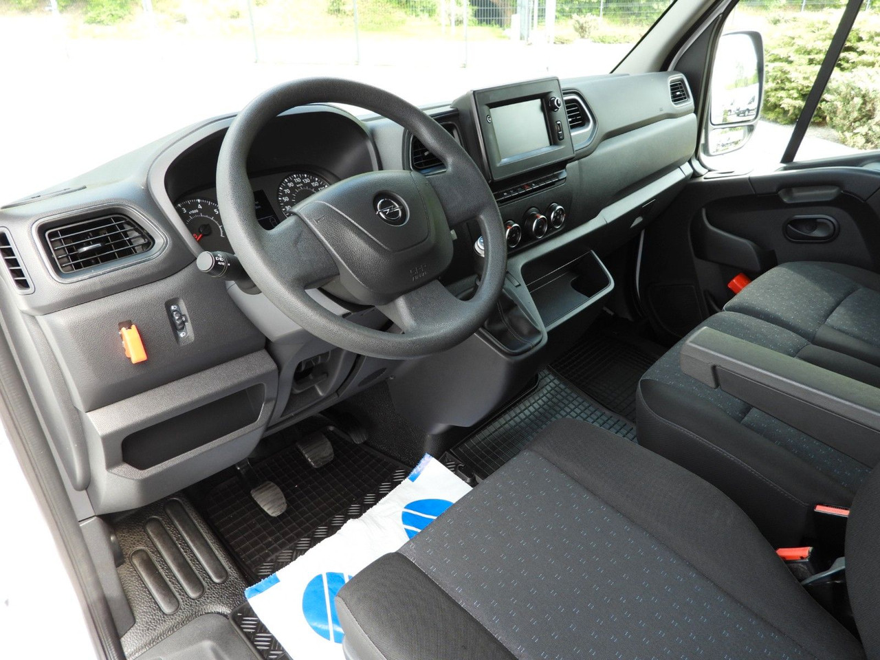 Opel MOVANO KASTENWAGEN KLIMAANLAGE LED LICHTER 150PS Opel MOVANO KASTENWAGEN KLIMAANLAGE LED LICHTER 150PS - Товарно комбе: слика 2 Opel MOVANO KASTENWAGEN KLIMAANLAGE LED LICHTER 150PS Opel MOVANO KASTENWAGEN KLIMAANLAGE LED LICHTER 150PS - Товарно комбе: слика 2