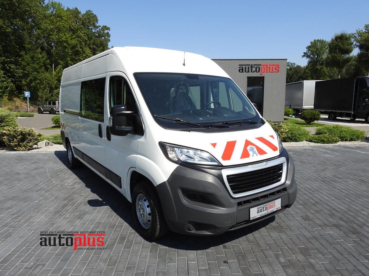 PEUGEOT BOXER BOX DELIVERY VAN 7 SEATS 110HP - Товарно комбе: слика 1 PEUGEOT BOXER BOX DELIVERY VAN 7 SEATS 110HP - Товарно комбе: слика 1