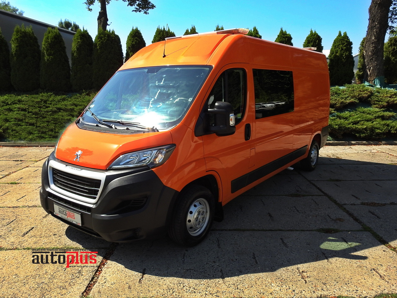 PEUGEOT BOXER BOX DELIVERY VAN 7 SEATS AIR CONDITIONING  120HP - Товарно комбе: слика 1 PEUGEOT BOXER BOX DELIVERY VAN 7 SEATS AIR CONDITIONING  120HP - Товарно комбе: слика 1