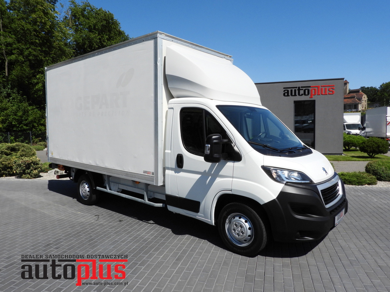 PEUGEOT BOXER BOX LIFT 8 PALLETS CRUISE CONTROL AIR CONDITIONING 130HP - Комбе фургон: слика 1 PEUGEOT BOXER BOX LIFT 8 PALLETS CRUISE CONTROL AIR CONDITIONING 130HP - Комбе фургон: слика 1