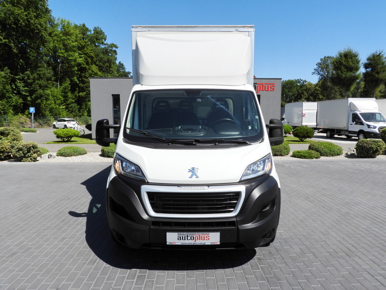 PEUGEOT BOXER BOX LIFT 8 PALLETS CRUISE CONTROL AIR CONDITIONING 130HP - Комбе фургон: слика 5 PEUGEOT BOXER BOX LIFT 8 PALLETS CRUISE CONTROL AIR CONDITIONING 130HP - Комбе фургон: слика 5