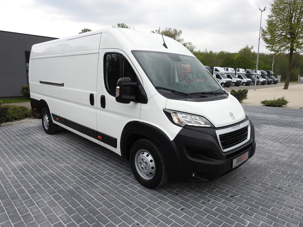 PEUGEOT BOXER REFRIGERATOR VAN 0*C CRUISE CONTROL NAVIGATION AIR CONDITIONING 135HP - Комбе ладилник: слика 4 PEUGEOT BOXER REFRIGERATOR VAN 0*C CRUISE CONTROL NAVIGATION AIR CONDITIONING 135HP - Комбе ладилник: слика 4