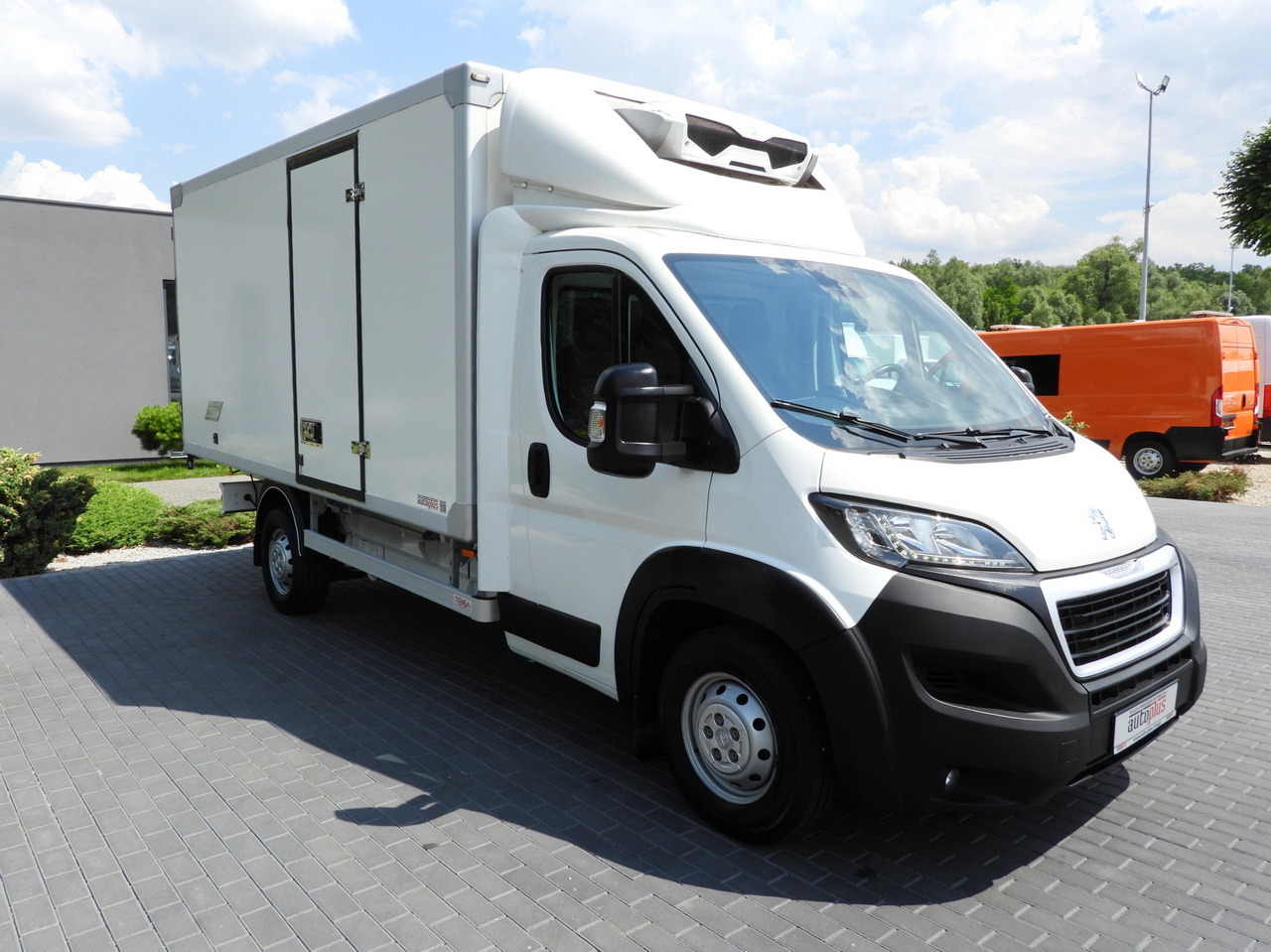 PEUGEOT BOXER REGRIGERATOR BOX 0*C 8 PALLETS CRUISE CONTROL LED LIGHTS AIR CONDITIONING 165HP - Комбе ладилник: слика 4 PEUGEOT BOXER REGRIGERATOR BOX 0*C 8 PALLETS CRUISE CONTROL LED LIGHTS AIR CONDITIONING 165HP - Комбе ладилник: слика 4