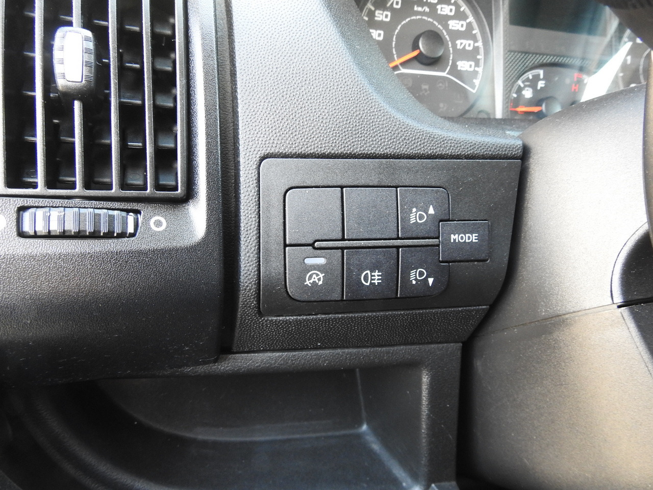 Лизинг на PEUGEOT BOXER STAKE BODY DOUBLE CABIN DOKA 7 SEATS AIR CONDITIONING 140HP PEUGEOT BOXER STAKE BODY DOUBLE CABIN DOKA 7 SEATS AIR CONDITIONING 140HP: слика 27 Лизинг на PEUGEOT BOXER STAKE BODY DOUBLE CABIN DOKA 7 SEATS AIR CONDITIONING 140HP PEUGEOT BOXER STAKE BODY DOUBLE CABIN DOKA 7 SEATS AIR CONDITIONING 140HP: слика 27