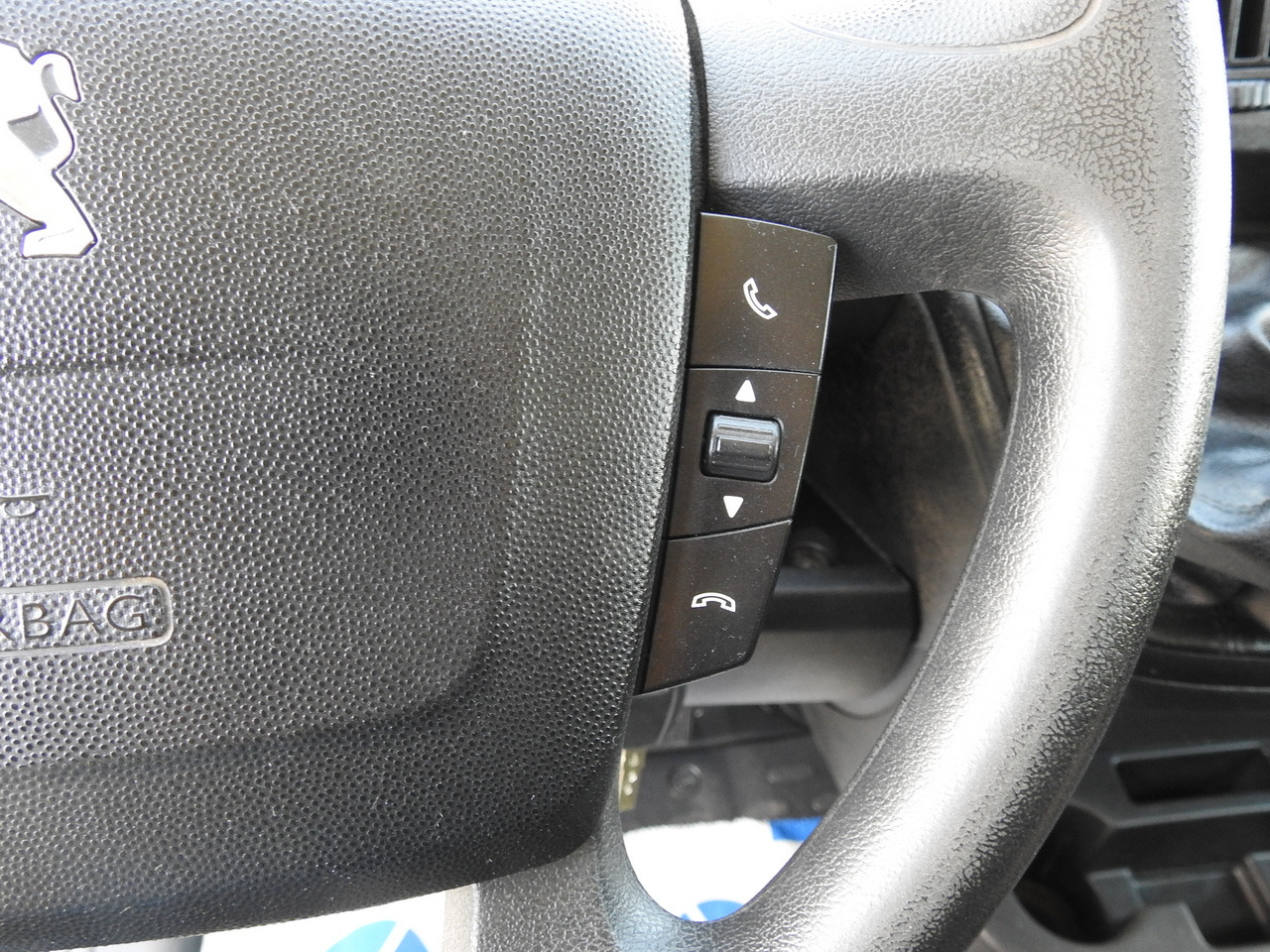 Лизинг на PEUGEOT BOXER STAKE BODY DOUBLE CABIN DOKA 7 SEATS AIR CONDITIONING 140HP PEUGEOT BOXER STAKE BODY DOUBLE CABIN DOKA 7 SEATS AIR CONDITIONING 140HP: слика 32 Лизинг на PEUGEOT BOXER STAKE BODY DOUBLE CABIN DOKA 7 SEATS AIR CONDITIONING 140HP PEUGEOT BOXER STAKE BODY DOUBLE CABIN DOKA 7 SEATS AIR CONDITIONING 140HP: слика 32