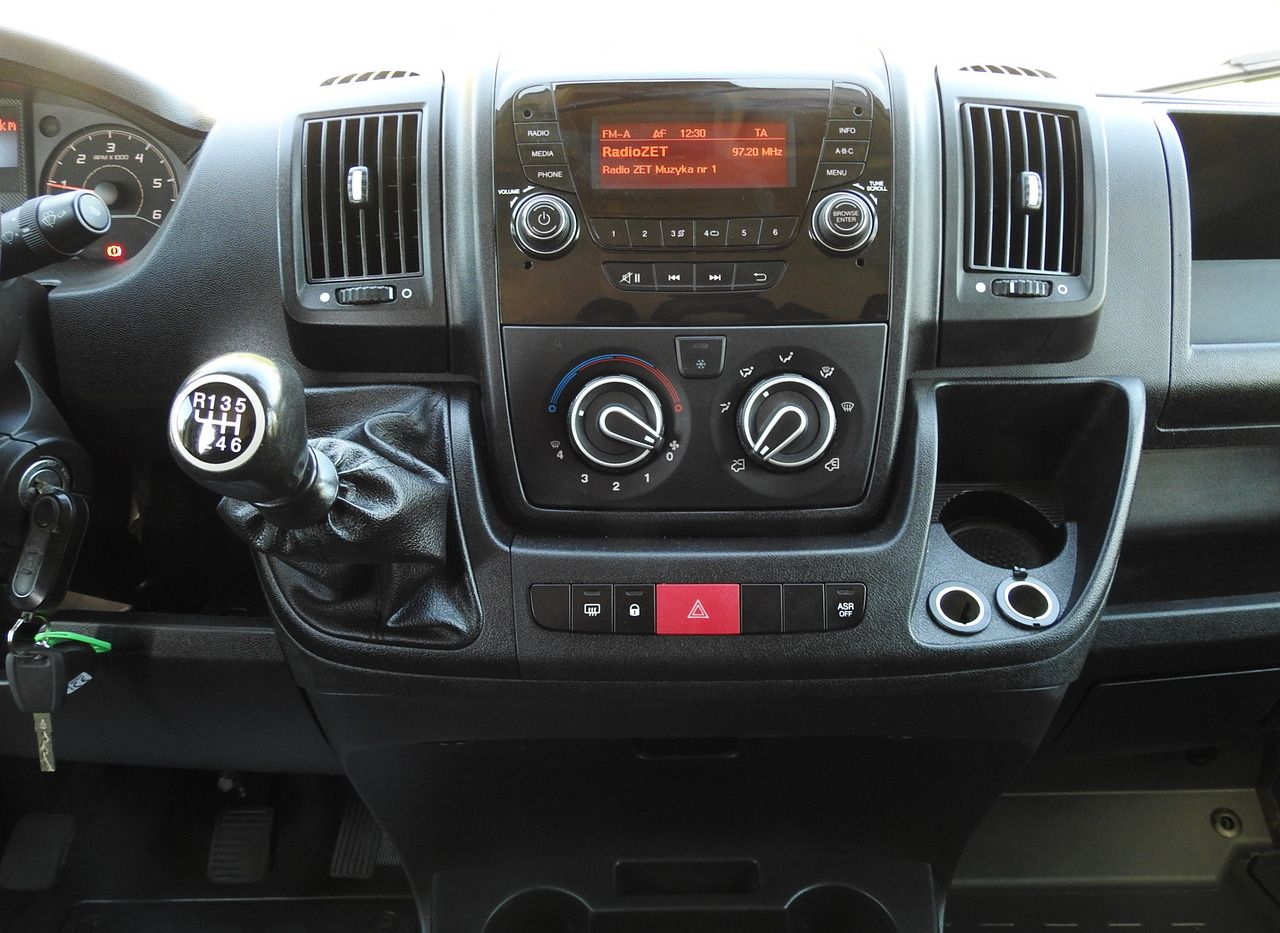 Лизинг на PEUGEOT BOXER STAKE BODY DOUBLE CABIN DOKA 7 SEATS AIR CONDITIONING 140HP PEUGEOT BOXER STAKE BODY DOUBLE CABIN DOKA 7 SEATS AIR CONDITIONING 140HP: слика 35 Лизинг на PEUGEOT BOXER STAKE BODY DOUBLE CABIN DOKA 7 SEATS AIR CONDITIONING 140HP PEUGEOT BOXER STAKE BODY DOUBLE CABIN DOKA 7 SEATS AIR CONDITIONING 140HP: слика 35