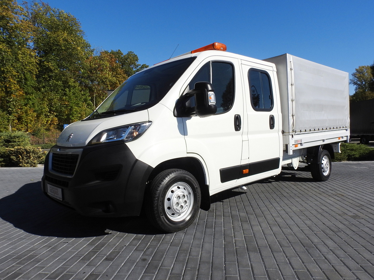 Лизинг на PEUGEOT BOXER STAKE BODY DOUBLE CABIN DOKA 7 SEATS AIR CONDITIONING 140HP PEUGEOT BOXER STAKE BODY DOUBLE CABIN DOKA 7 SEATS AIR CONDITIONING 140HP: слика 19 Лизинг на PEUGEOT BOXER STAKE BODY DOUBLE CABIN DOKA 7 SEATS AIR CONDITIONING 140HP PEUGEOT BOXER STAKE BODY DOUBLE CABIN DOKA 7 SEATS AIR CONDITIONING 140HP: слика 19