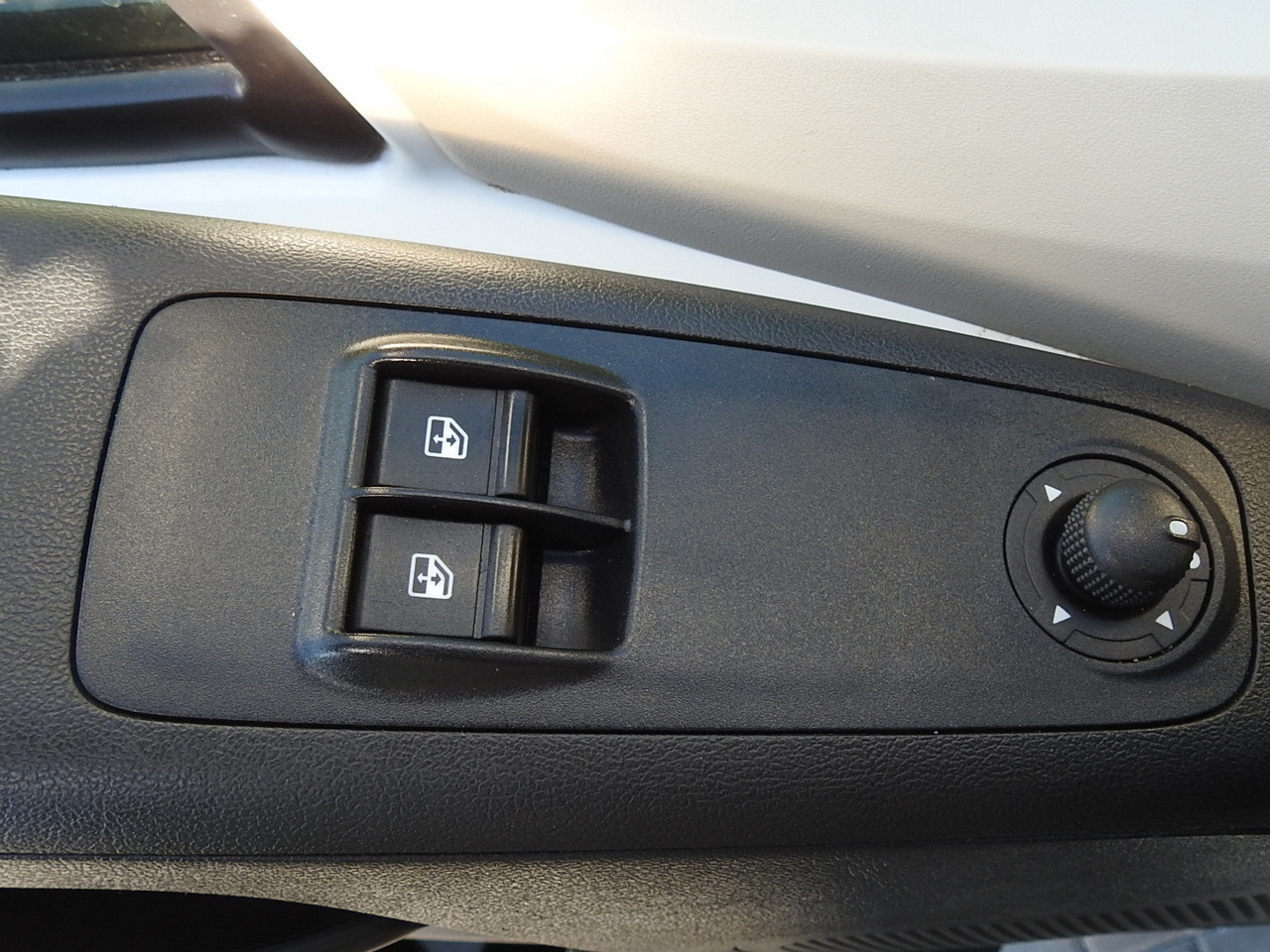 Лизинг на PEUGEOT BOXER STAKE BODY DOUBLE CABIN DOKA 7 SEATS AIR CONDITIONING 140HP PEUGEOT BOXER STAKE BODY DOUBLE CABIN DOKA 7 SEATS AIR CONDITIONING 140HP: слика 28 Лизинг на PEUGEOT BOXER STAKE BODY DOUBLE CABIN DOKA 7 SEATS AIR CONDITIONING 140HP PEUGEOT BOXER STAKE BODY DOUBLE CABIN DOKA 7 SEATS AIR CONDITIONING 140HP: слика 28