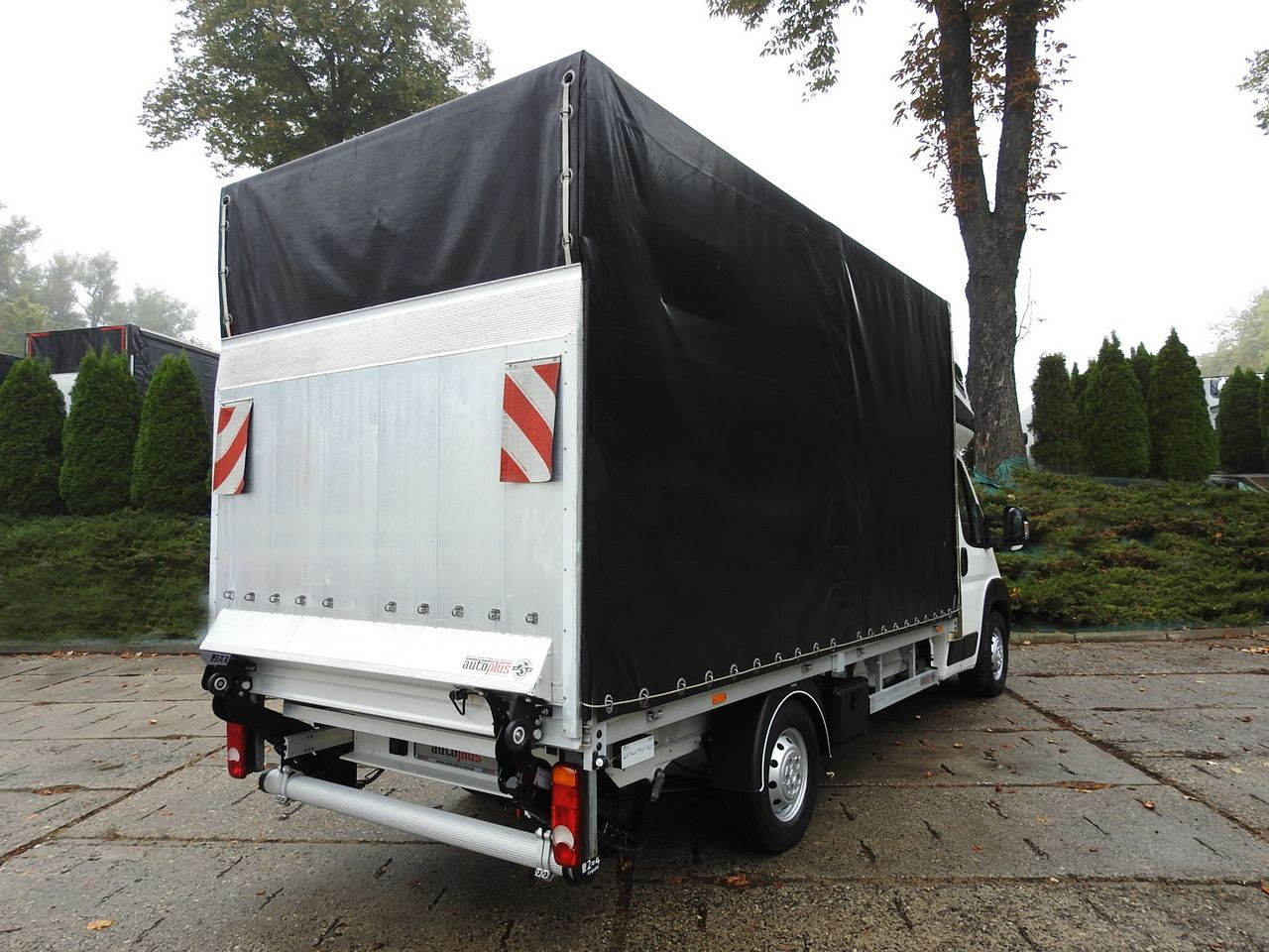 PEUGEOT BOXER TARPAULIN LIFT 8 PALLETS WEBASTO LED LIGHTS AIR CONDITIONING 165HP - Комбе со церада: слика 3 PEUGEOT BOXER TARPAULIN LIFT 8 PALLETS WEBASTO LED LIGHTS AIR CONDITIONING 165HP - Комбе со церада: слика 3