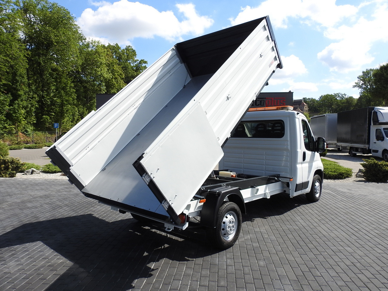 PEUGEOT BOXER THREE-WAY TIPPER AIR CONDITIONING 130HP - Комби кипер: слика 3 PEUGEOT BOXER THREE-WAY TIPPER AIR CONDITIONING 130HP - Комби кипер: слика 3