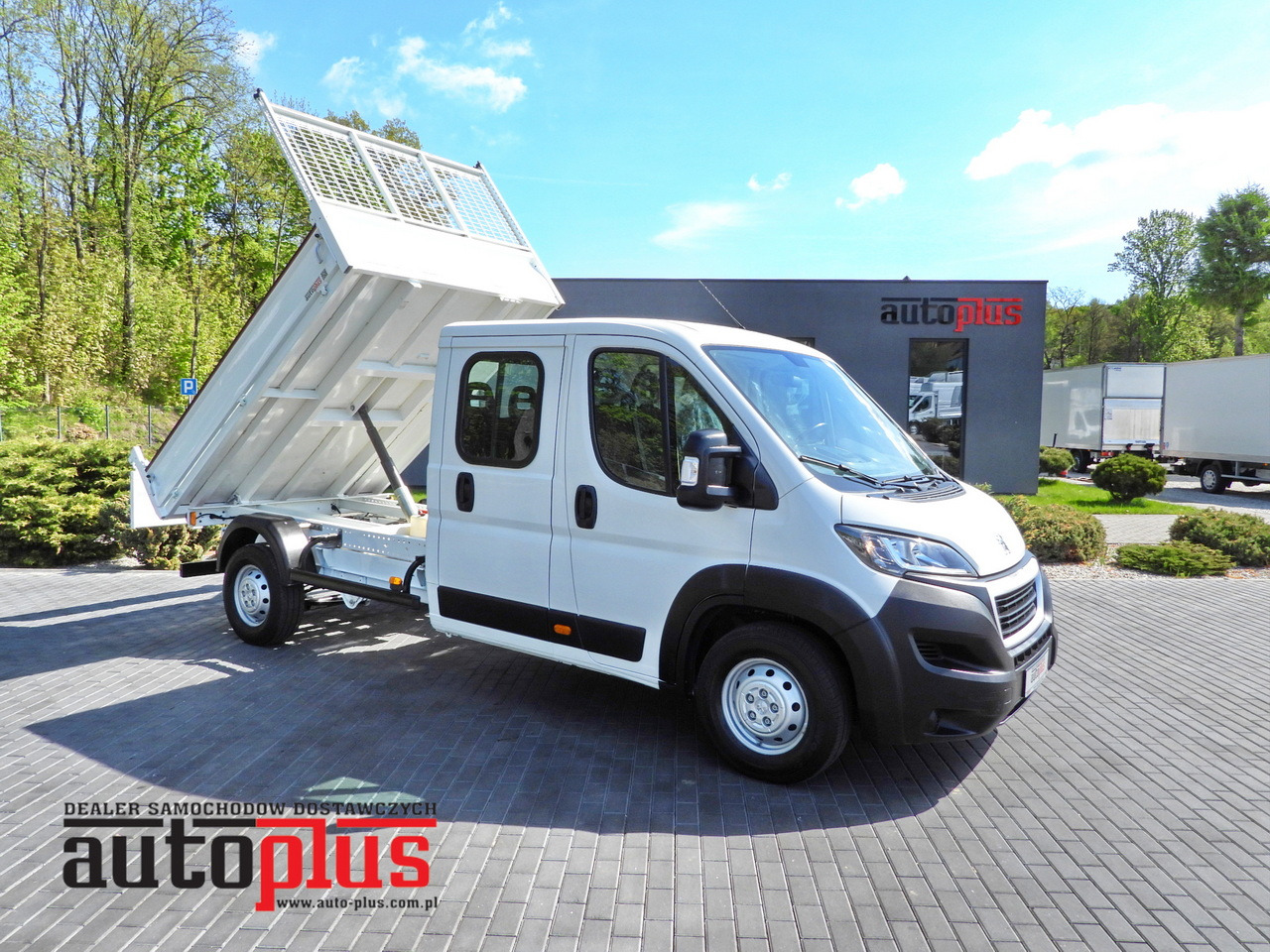 PEUGEOT BOXER TIPPER DOUBLE CABIN DOKA 7 SEATS CRUISE CONTROL AIR CONDITIONING 140HP - Комби кипер: слика 1 PEUGEOT BOXER TIPPER DOUBLE CABIN DOKA 7 SEATS CRUISE CONTROL AIR CONDITIONING 140HP - Комби кипер: слика 1