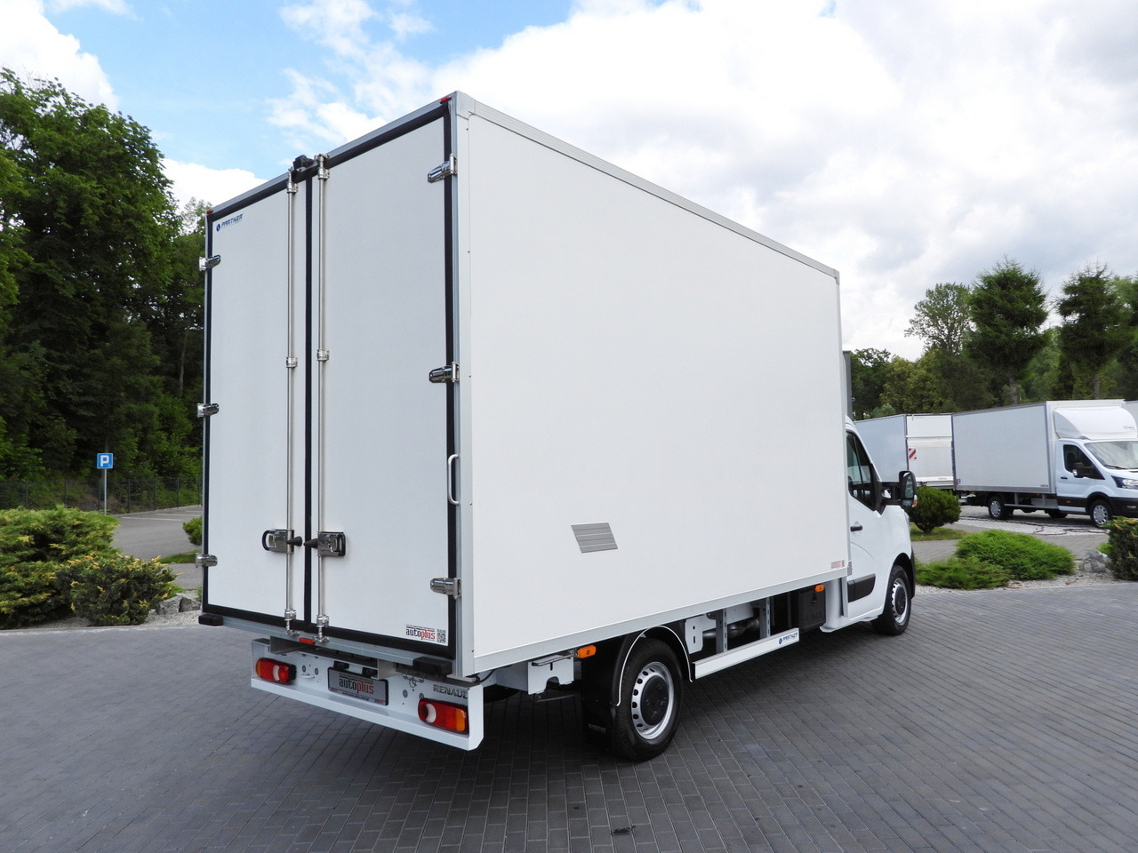 RENAULT MASTER BOX 8 PALLETS CRUISE CONTROL LED LIGHTS AIR CONDITIONING 165HP - Комбе фургон: слика 3 RENAULT MASTER BOX 8 PALLETS CRUISE CONTROL LED LIGHTS AIR CONDITIONING 165HP - Комбе фургон: слика 3