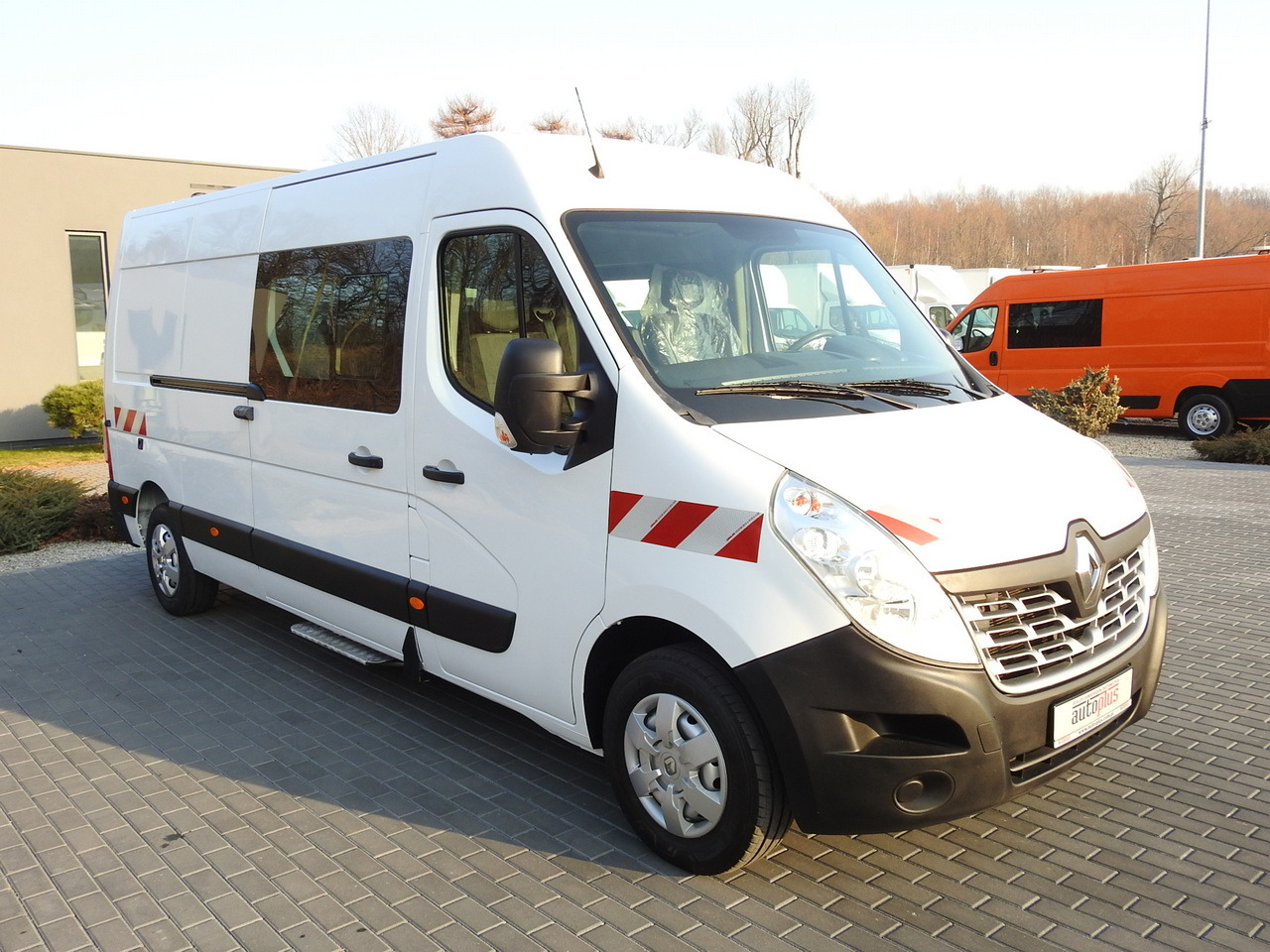 RENAULT MASTER BOX DELIVERY VAN 7 SEATS CRUISE CONTROL AIR CONDITIONING 130HP - Товарно комбе: слика 4 RENAULT MASTER BOX DELIVERY VAN 7 SEATS CRUISE CONTROL AIR CONDITIONING 130HP - Товарно комбе: слика 4
