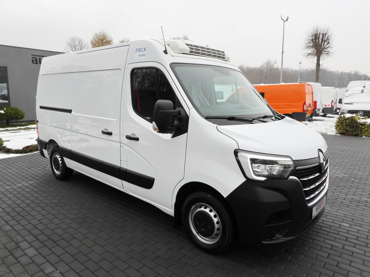 RENAULT MASTER REFRIGERATOR VAN -10*C POWER SUPPLY 230V CRUISE CONTROL NAVIGATION LED LIGHTS AIR CONDITIONING 150HP - Комбе ладилник: слика 4 RENAULT MASTER REFRIGERATOR VAN -10*C POWER SUPPLY 230V CRUISE CONTROL NAVIGATION LED LIGHTS AIR CONDITIONING 150HP - Комбе ладилник: слика 4