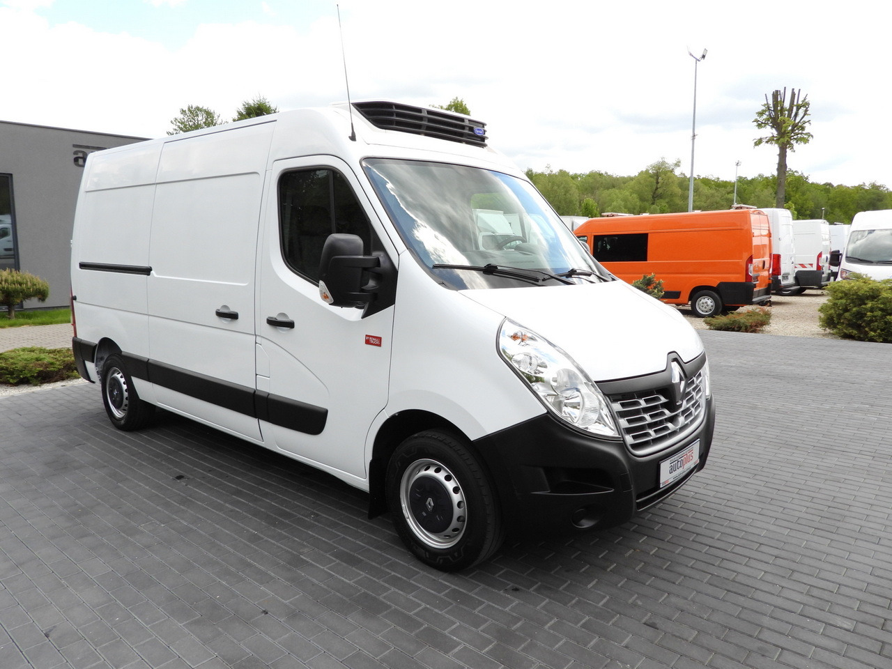 RENAULT MASTER REFRIGERATOR VAN -20*C POWER SUPPLY 230V CRUISE CONTROL AIR CONDITIONING 145HP - Комбе ладилник: слика 4 RENAULT MASTER REFRIGERATOR VAN -20*C POWER SUPPLY 230V CRUISE CONTROL AIR CONDITIONING 145HP - Комбе ладилник: слика 4