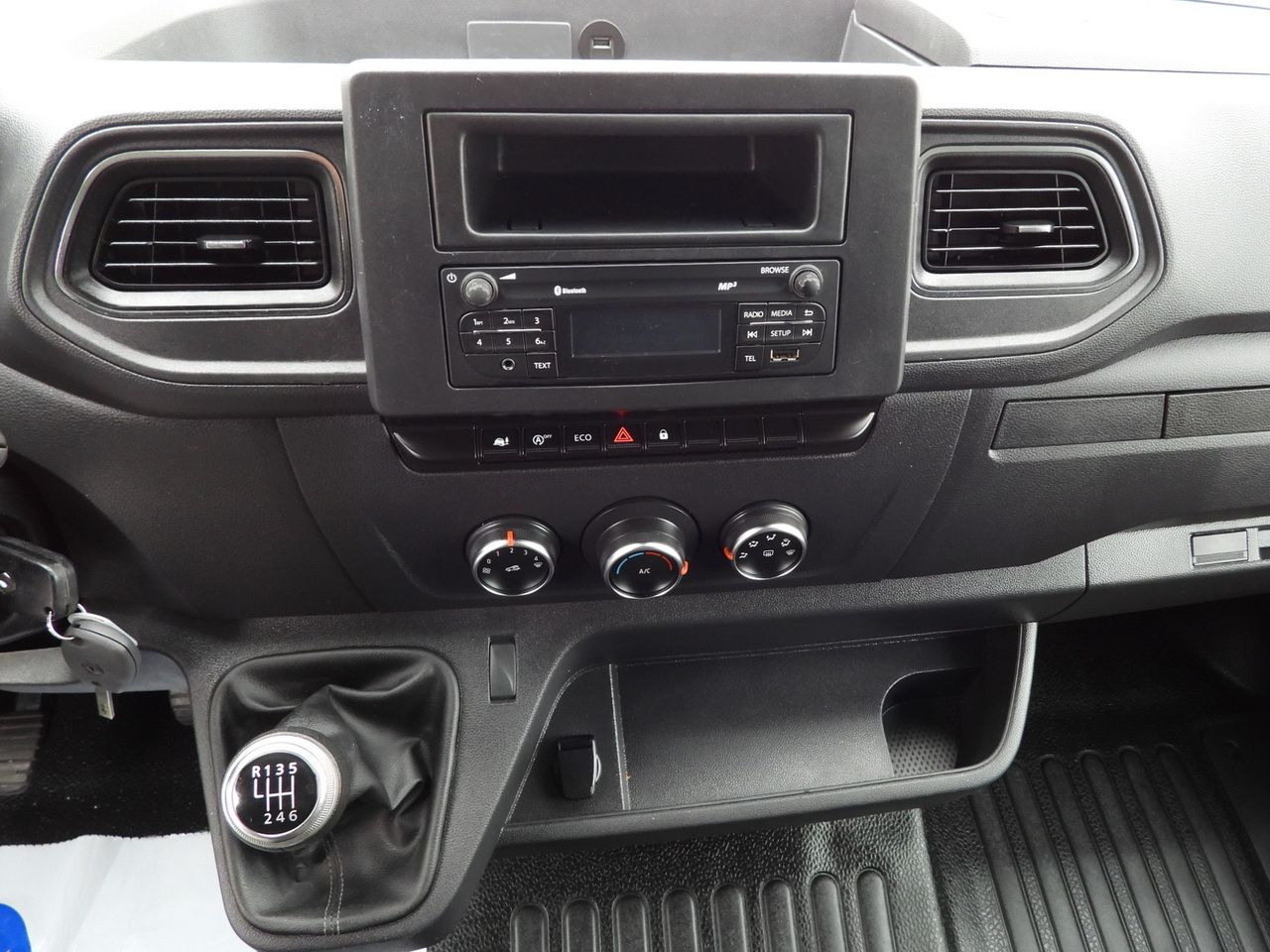 Комбе ладилник RENAULT MASTER REGRIGERATOR BOX 0*C LED LIGHTS AIR CONDITIONING 165HP: слика 32 Комбе ладилник RENAULT MASTER REGRIGERATOR BOX 0*C LED LIGHTS AIR CONDITIONING 165HP: слика 32