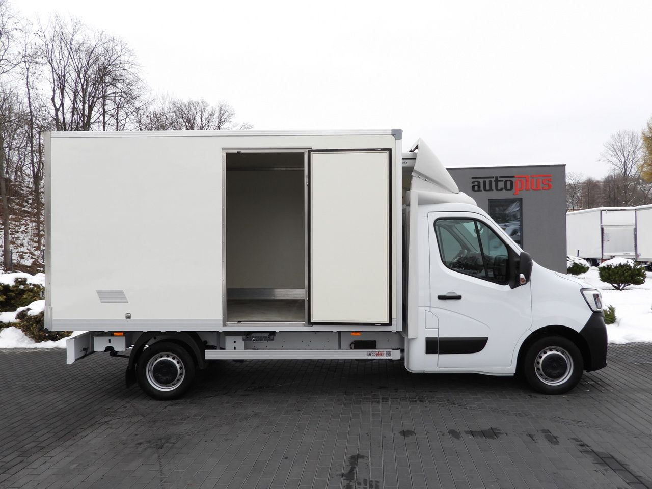 Комбе ладилник RENAULT MASTER REGRIGERATOR BOX 0*C LED LIGHTS AIR CONDITIONING 165HP: слика 8 Комбе ладилник RENAULT MASTER REGRIGERATOR BOX 0*C LED LIGHTS AIR CONDITIONING 165HP: слика 8