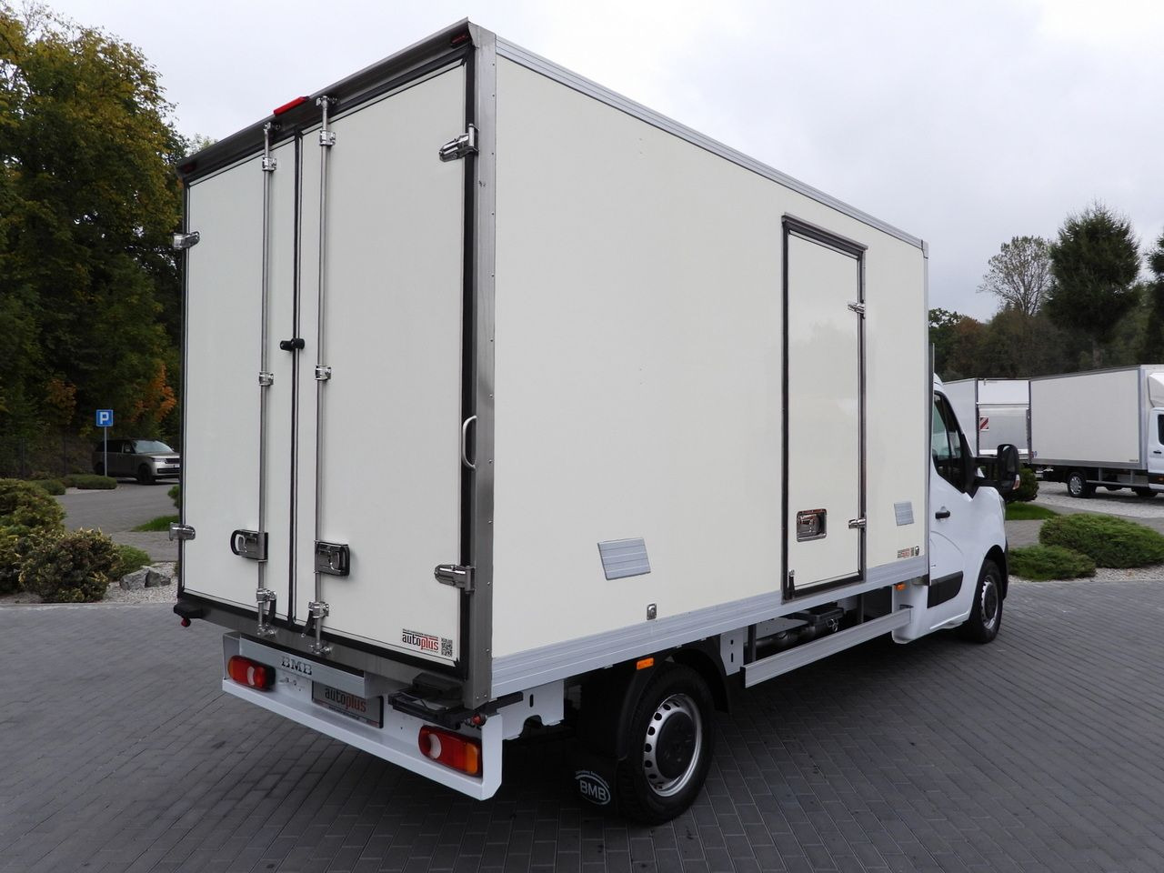 RENAULT MASTER REGRIGERATOR BOX 0*C LED LIGHTS AIR CONDITIONING 165HP - Комбе ладилник: слика 3 RENAULT MASTER REGRIGERATOR BOX 0*C LED LIGHTS AIR CONDITIONING 165HP - Комбе ладилник: слика 3