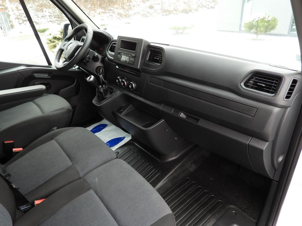 Комбе ладилник RENAULT MASTER REGRIGERATOR BOX 0*C LED LIGHTS AIR CONDITIONING 165HP: слика 36 Комбе ладилник RENAULT MASTER REGRIGERATOR BOX 0*C LED LIGHTS AIR CONDITIONING 165HP: слика 36