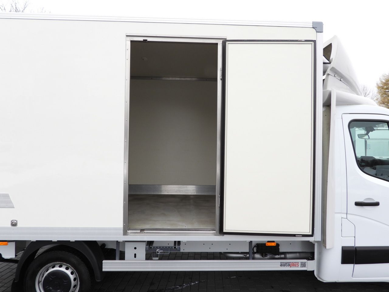 Комбе ладилник RENAULT MASTER REGRIGERATOR BOX 0*C LED LIGHTS AIR CONDITIONING 165HP: слика 22 Комбе ладилник RENAULT MASTER REGRIGERATOR BOX 0*C LED LIGHTS AIR CONDITIONING 165HP: слика 22