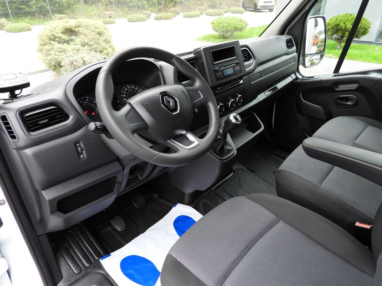 RENAULT MASTER REGRIGERATOR BOX 0*C LED LIGHTS AIR CONDITIONING 165HP - Комбе ладилник: слика 2 RENAULT MASTER REGRIGERATOR BOX 0*C LED LIGHTS AIR CONDITIONING 165HP - Комбе ладилник: слика 2