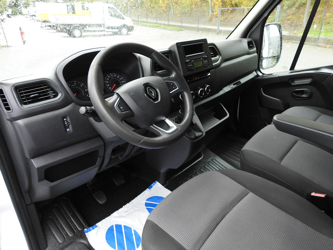 RENAULT MASTER STAKE BODY CRUISE CONTROL AIR CONDITIONING LED LIGHTS TWIN WHEELS 130HP - Комбе со отворен сандак: слика 2 RENAULT MASTER STAKE BODY CRUISE CONTROL AIR CONDITIONING LED LIGHTS TWIN WHEELS 130HP - Комбе со отворен сандак: слика 2