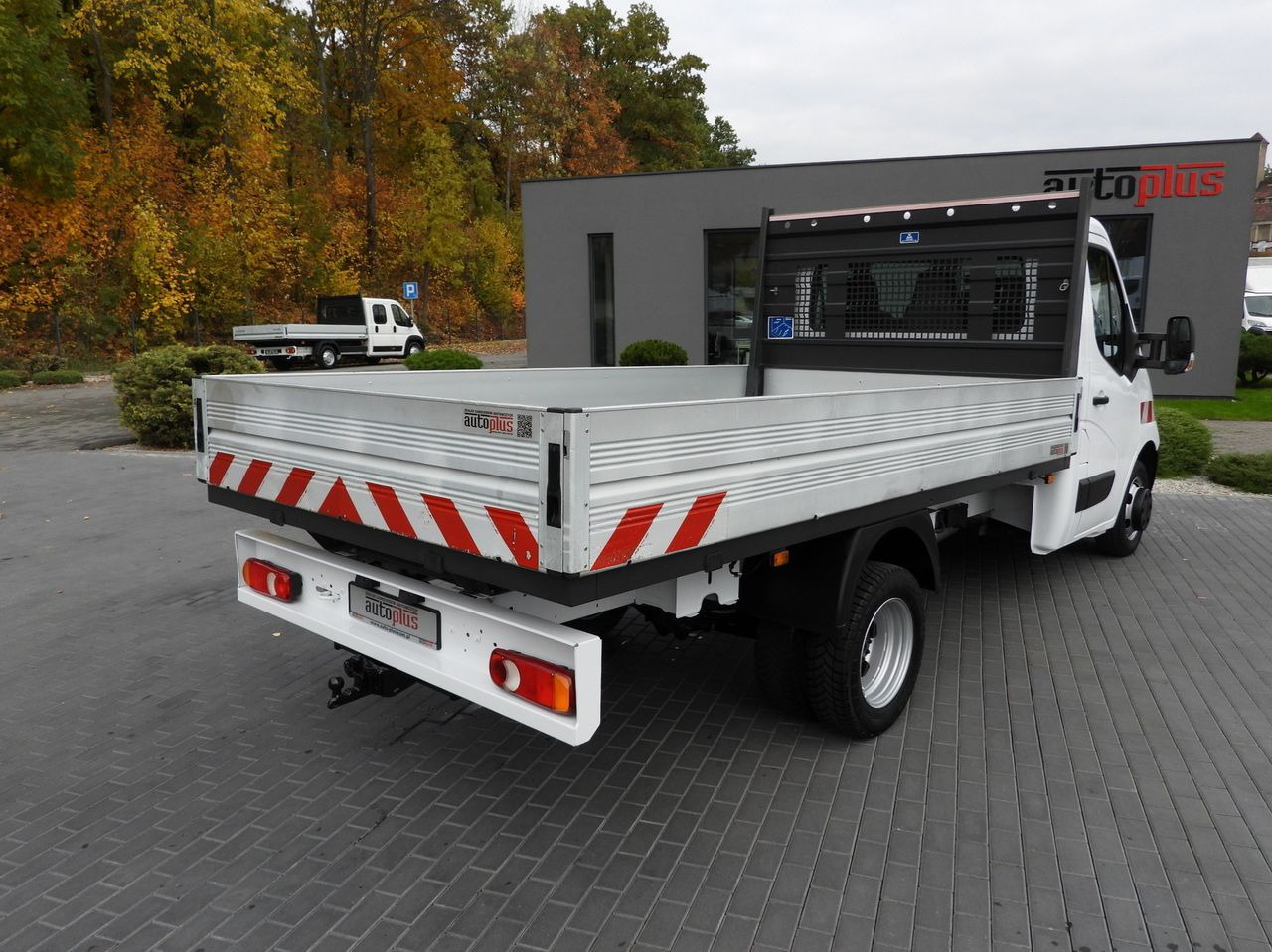 RENAULT MASTER STAKE BODY CRUISE CONTROL NAVIGATION TWIN WHEELS AIR CONDITIONING 130HP - Комбе со отворен сандак: слика 3 RENAULT MASTER STAKE BODY CRUISE CONTROL NAVIGATION TWIN WHEELS AIR CONDITIONING 130HP - Комбе со отворен сандак: слика 3