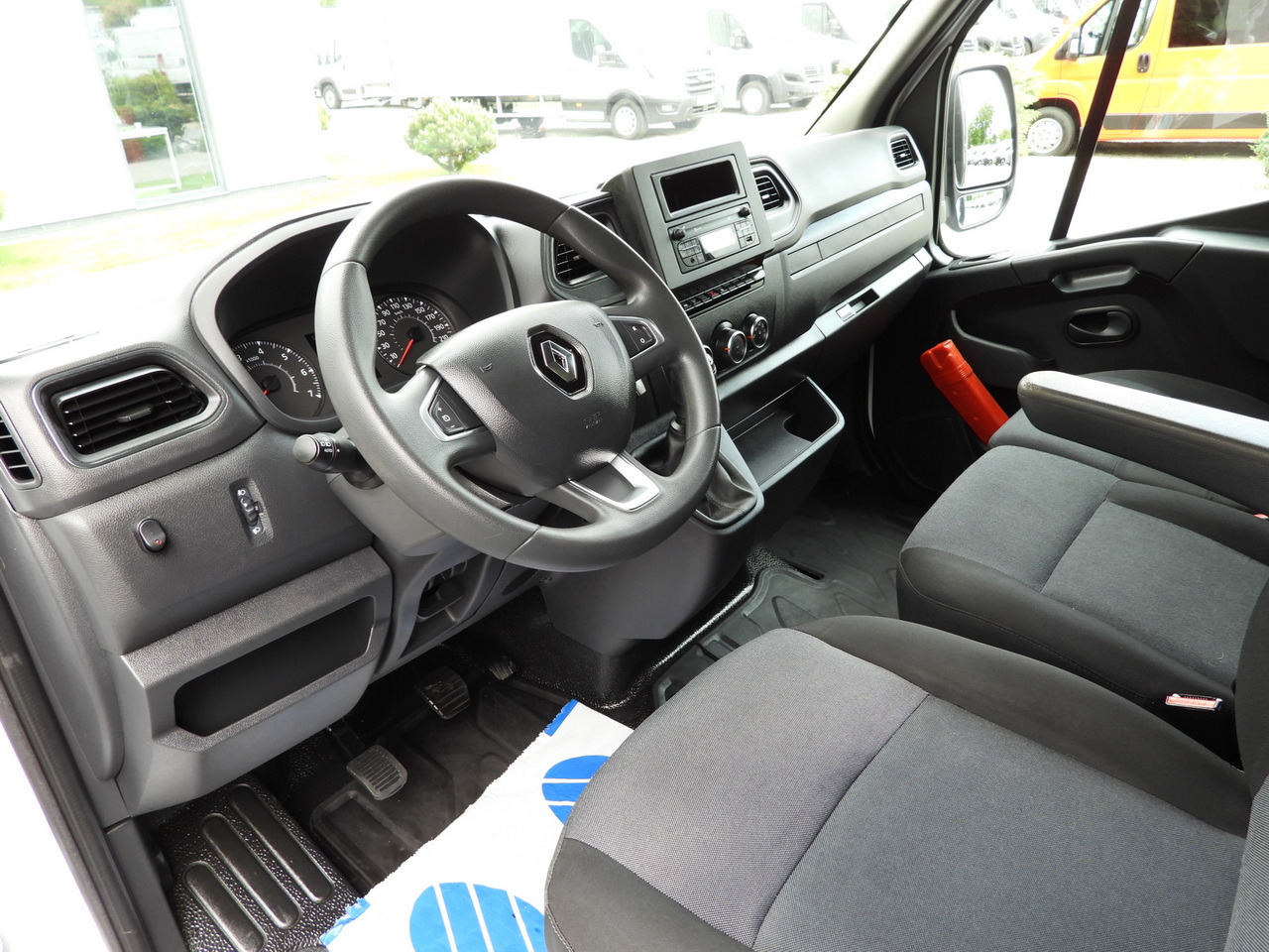 RENAULT MASTER TARPAULIN 10 PALLETS CRUISE CONTROL LED LIGHTS AIR CONDITIONING 165HP - Комбе со церада: слика 2 RENAULT MASTER TARPAULIN 10 PALLETS CRUISE CONTROL LED LIGHTS AIR CONDITIONING 165HP - Комбе со церада: слика 2