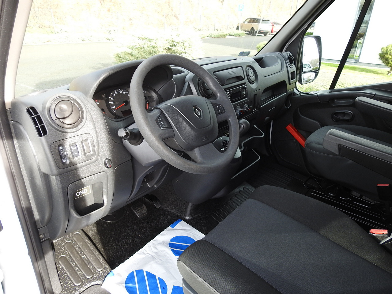 RENAULT MASTER TARPAULIN 10 PALLETS WEBASTO CRUISE CONTROL AIR CONDITIONING PNEUMATICS AUTOMATIC TRANSMISSION 170HP - Комбе со церада: слика 2 RENAULT MASTER TARPAULIN 10 PALLETS WEBASTO CRUISE CONTROL AIR CONDITIONING PNEUMATICS AUTOMATIC TRANSMISSION 170HP - Комбе со церада: слика 2