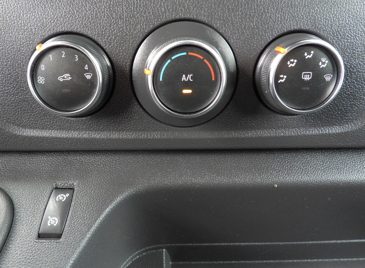 Комбе со церада RENAULT MASTER TARPAULIN 10 PALLETS WEBASTO CRUISE CONTROL LED LIGHTS AIR CONDITIONING 165HP: слика 37 Комбе со церада RENAULT MASTER TARPAULIN 10 PALLETS WEBASTO CRUISE CONTROL LED LIGHTS AIR CONDITIONING 165HP: слика 37