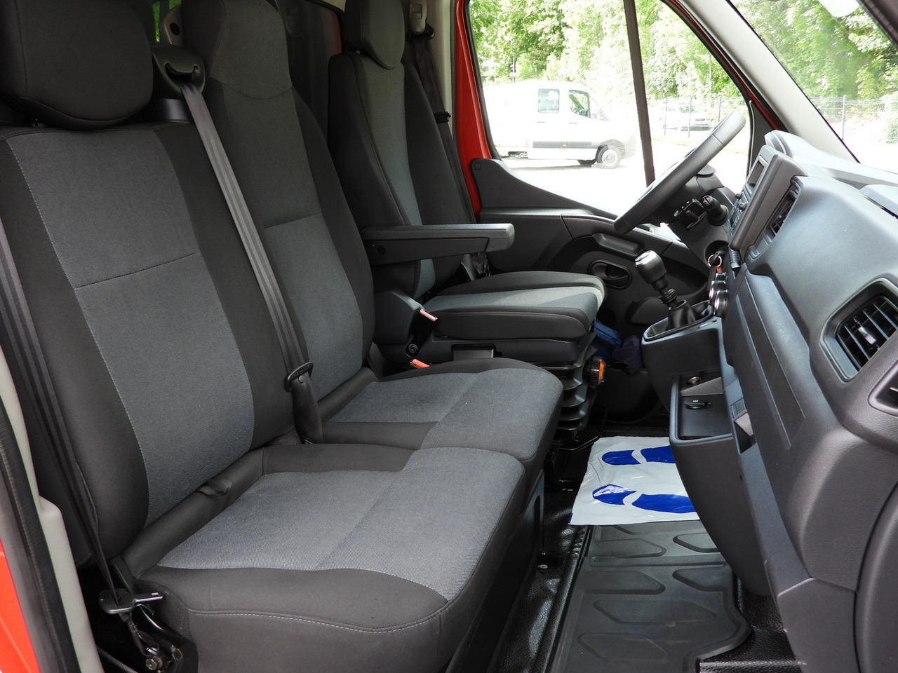 Комбе со церада RENAULT MASTER TARPAULIN 10 PALLETS WEBASTO CRUISE CONTROL LED LIGHTS AIR CONDITIONING 165HP: слика 39 Комбе со церада RENAULT MASTER TARPAULIN 10 PALLETS WEBASTO CRUISE CONTROL LED LIGHTS AIR CONDITIONING 165HP: слика 39