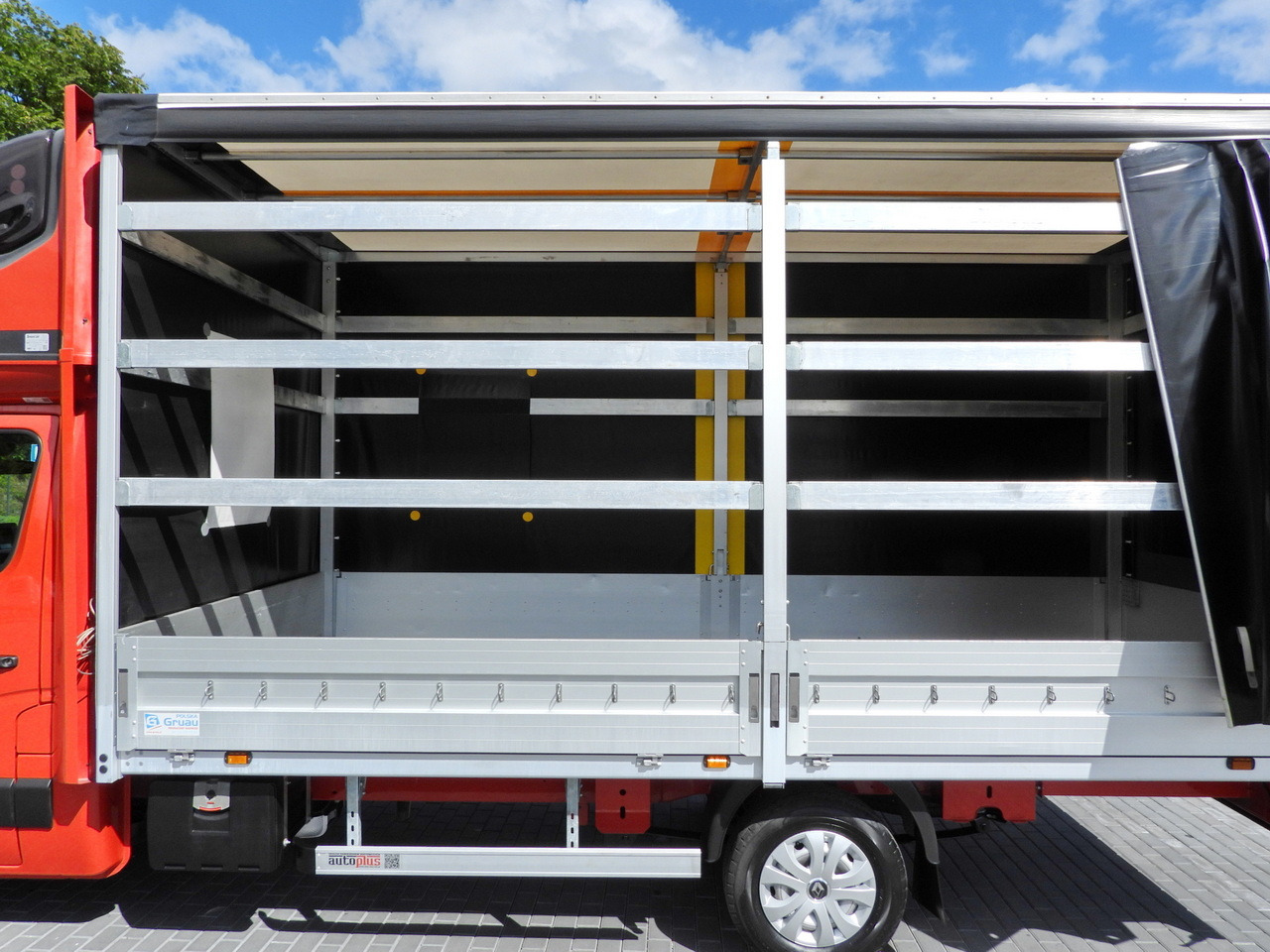 Комбе со церада RENAULT MASTER TARPAULIN 10 PALLETS WEBASTO CRUISE CONTROL LED LIGHTS AIR CONDITIONING 165HP: слика 24 Комбе со церада RENAULT MASTER TARPAULIN 10 PALLETS WEBASTO CRUISE CONTROL LED LIGHTS AIR CONDITIONING 165HP: слика 24