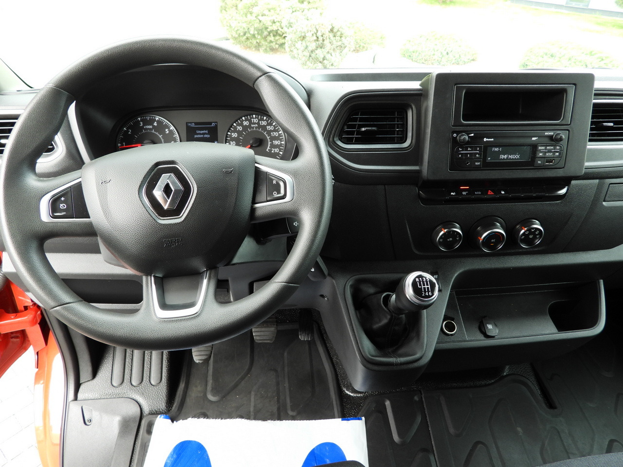 Комбе со церада RENAULT MASTER TARPAULIN 10 PALLETS WEBASTO CRUISE CONTROL LED LIGHTS AIR CONDITIONING 165HP: слика 30 Комбе со церада RENAULT MASTER TARPAULIN 10 PALLETS WEBASTO CRUISE CONTROL LED LIGHTS AIR CONDITIONING 165HP: слика 30