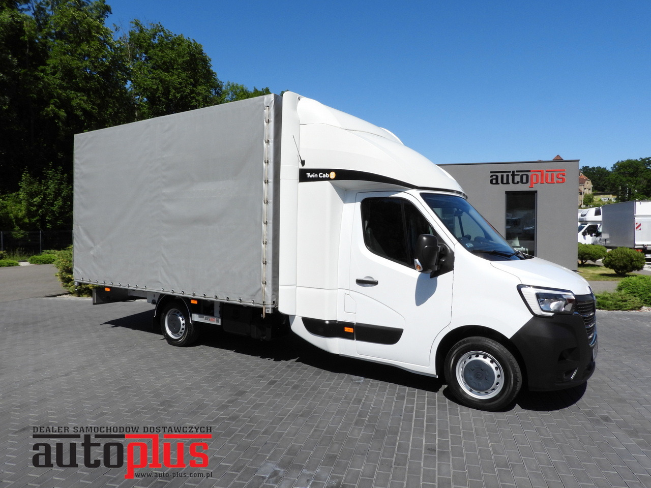 RENAULT MASTER TARPAULIN 10 PALLETS WEBASTO CRUISE CONTROL LED LIGHTS PNEUMATICS AIR CONDITIONING 165HP - Комбе со церада: слика 1 RENAULT MASTER TARPAULIN 10 PALLETS WEBASTO CRUISE CONTROL LED LIGHTS PNEUMATICS AIR CONDITIONING 165HP - Комбе со церада: слика 1