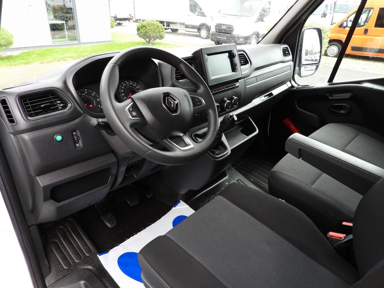 RENAULT MASTER TARPAULIN 10 PALLETS WEBASTO CRUISE CONTROL NAVIGATION LED LIGHTS TWIN WHEELS AIR CONDITIONING 165HP - Комбе со церада: слика 2 RENAULT MASTER TARPAULIN 10 PALLETS WEBASTO CRUISE CONTROL NAVIGATION LED LIGHTS TWIN WHEELS AIR CONDITIONING 165HP - Комбе со церада: слика 2