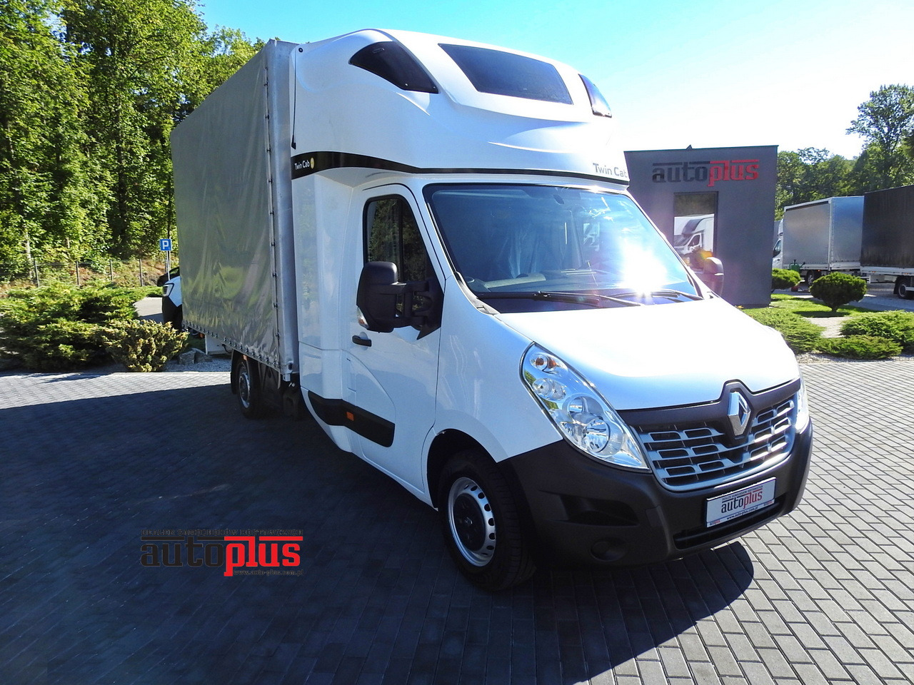 RENAULT MASTER TARPAULIN 8 PALLETS WEBASTO CRUISE CONTROL AIR CONDITIONING PNEUMATICS 170HP - Комбе со церада: слика 1 RENAULT MASTER TARPAULIN 8 PALLETS WEBASTO CRUISE CONTROL AIR CONDITIONING PNEUMATICS 170HP - Комбе со церада: слика 1