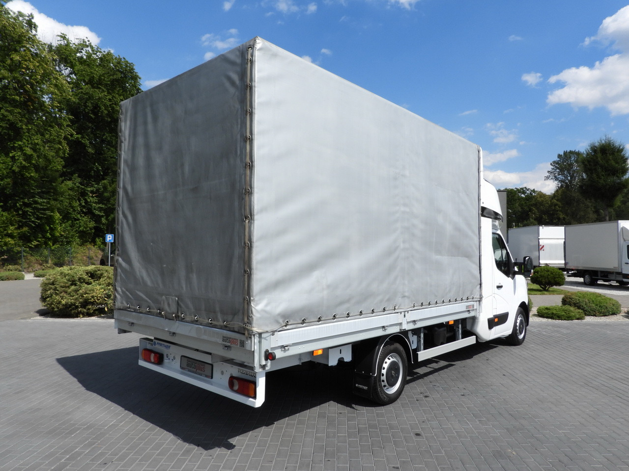 RENAULT MASTER TARPAULIN 8 PALLETS WEBASTO CRUISE CONTROL LED LIGHTS PNEUMATICS AIR CONDITIONING 165HP - Комбе со церада: слика 3 RENAULT MASTER TARPAULIN 8 PALLETS WEBASTO CRUISE CONTROL LED LIGHTS PNEUMATICS AIR CONDITIONING 165HP - Комбе со церада: слика 3
