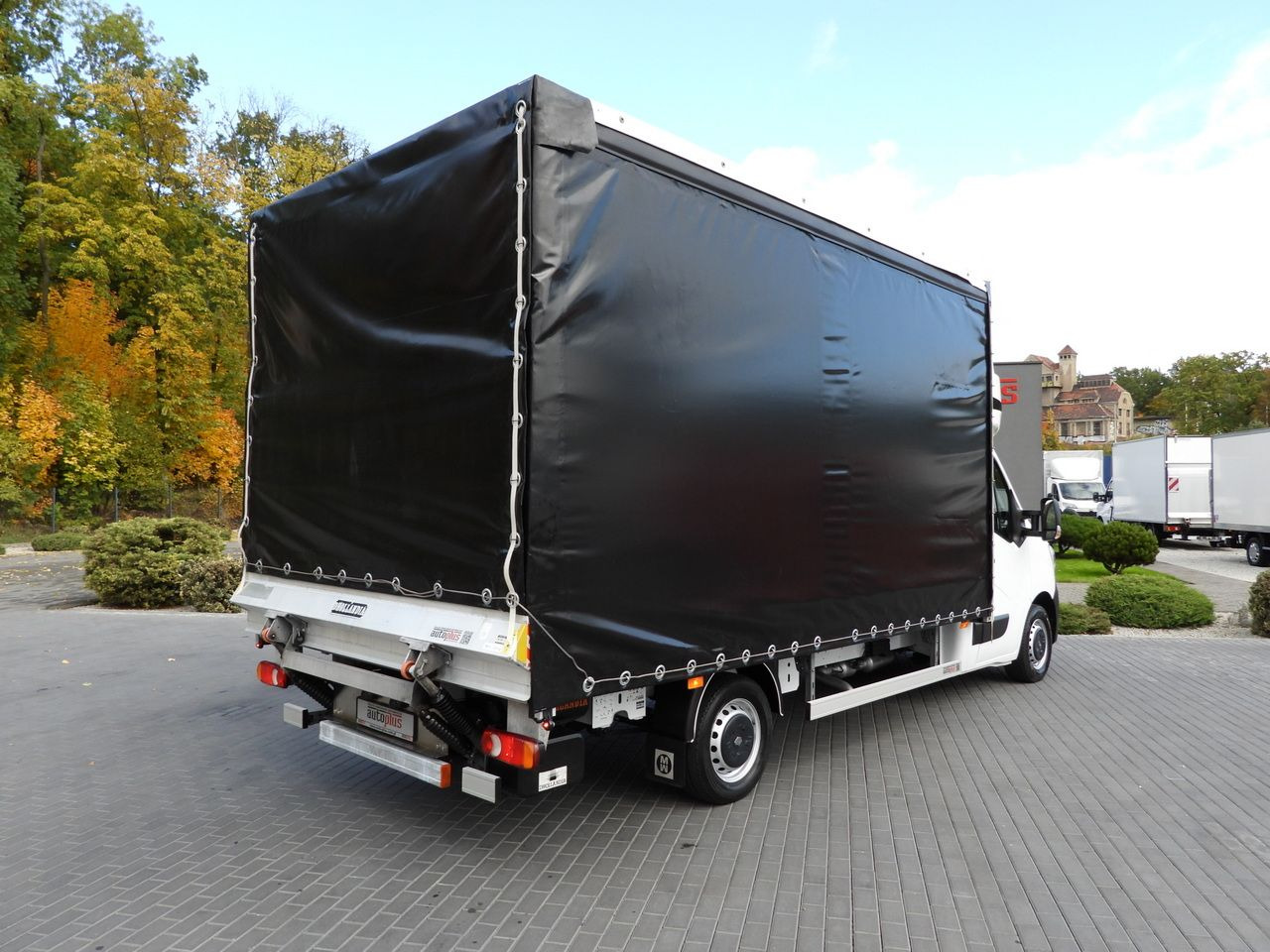 RENAULT MASTER TARPAULIN LIFT 10 PALLETS CRUISE CONTROL LED LIGHTS AIR CONDITIONING 165HP - Комбе со церада: слика 3 RENAULT MASTER TARPAULIN LIFT 10 PALLETS CRUISE CONTROL LED LIGHTS AIR CONDITIONING 165HP - Комбе со церада: слика 3