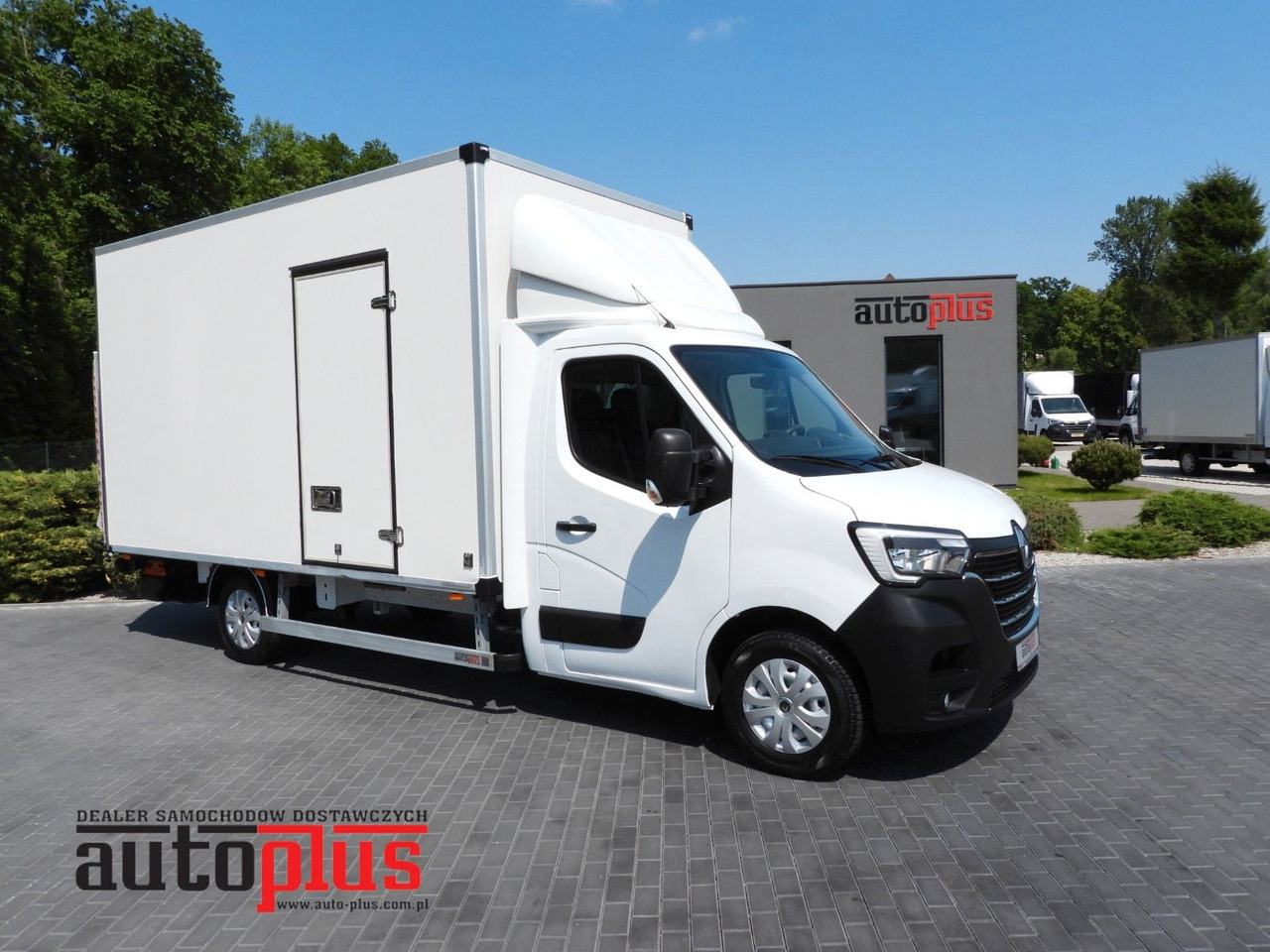 Renault MASTER KOFFER AUFZUG 8 PALETTEN TEMPOMAT LED - Комбе фургон: слика 1 Renault MASTER KOFFER AUFZUG 8 PALETTEN TEMPOMAT LED - Комбе фургон: слика 1