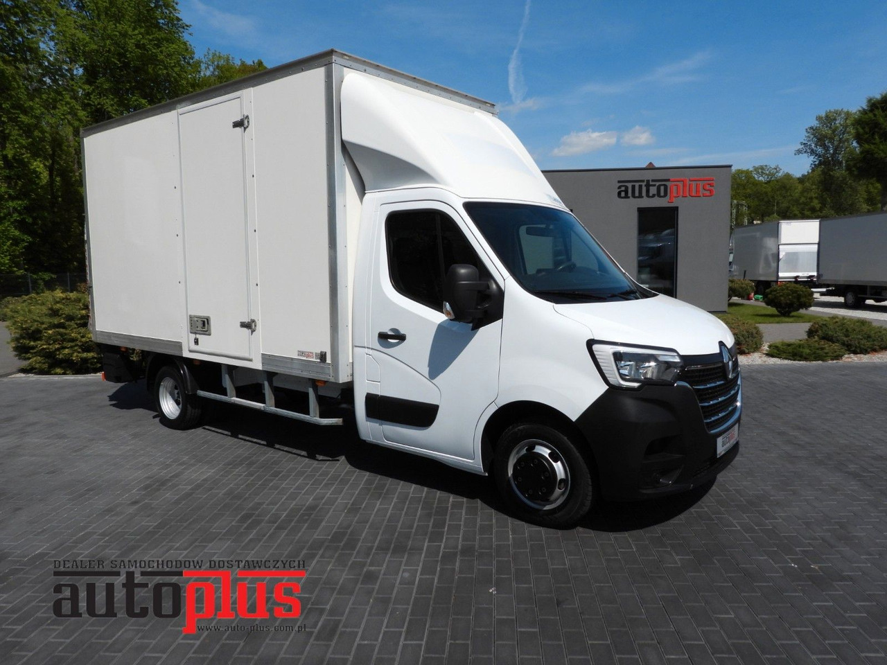 Renault MASTER KOFFER AUFZUG 8 PALETTEN TEMPOMAT NAVI - Комбе фургон: слика 1 Renault MASTER KOFFER AUFZUG 8 PALETTEN TEMPOMAT NAVI - Комбе фургон: слика 1