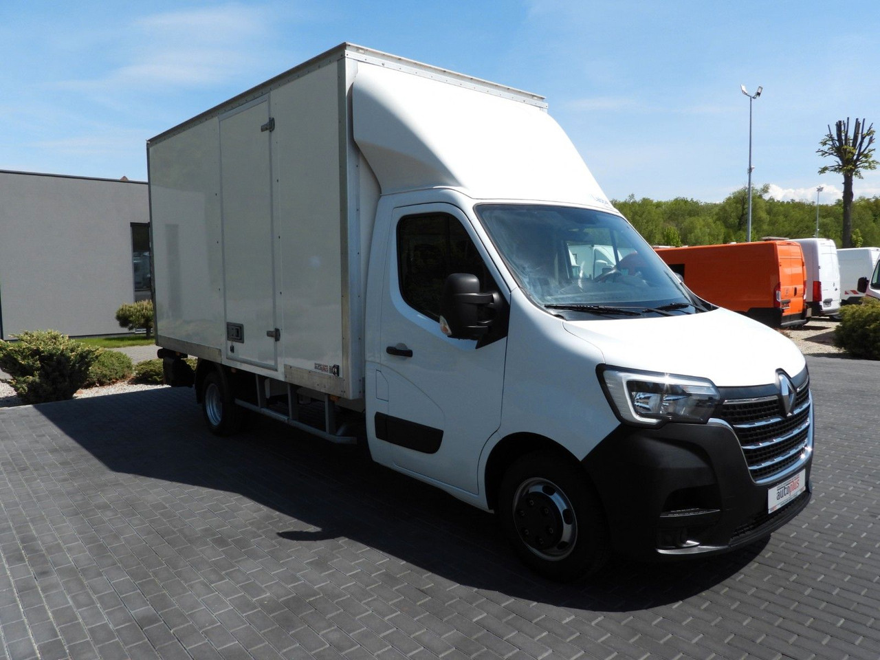 Renault MASTER KOFFER AUFZUG 8 PALETTEN TEMPOMAT NAVI - Комбе фургон: слика 4 Renault MASTER KOFFER AUFZUG 8 PALETTEN TEMPOMAT NAVI - Комбе фургон: слика 4