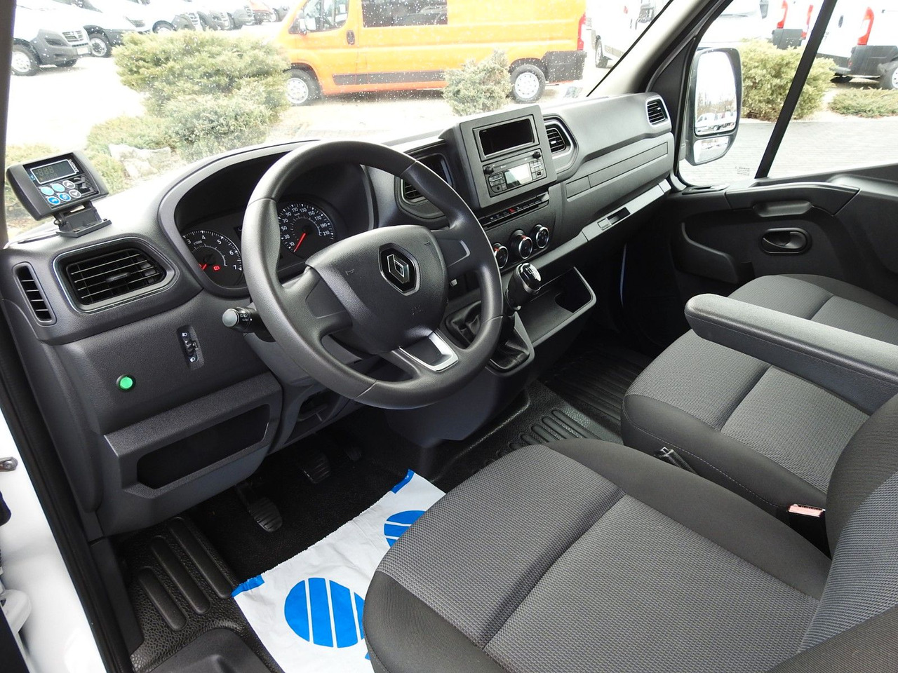 Renault MASTER KÜHLKOFFER 0*C LED LICHTER KLIMAANLAGE - Комбе ладилник: слика 2 Renault MASTER KÜHLKOFFER 0*C LED LICHTER KLIMAANLAGE - Комбе ладилник: слика 2