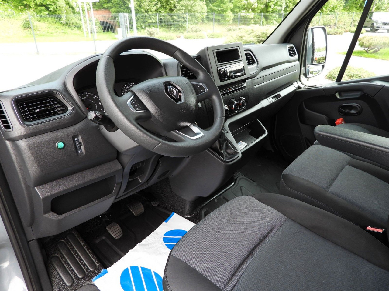 Renault MASTER PRITSCHE PLANE 10 PALETTEN WEBASTO TEMPOM - Комбе со церада: слика 2 Renault MASTER PRITSCHE PLANE 10 PALETTEN WEBASTO TEMPOM - Комбе со церада: слика 2