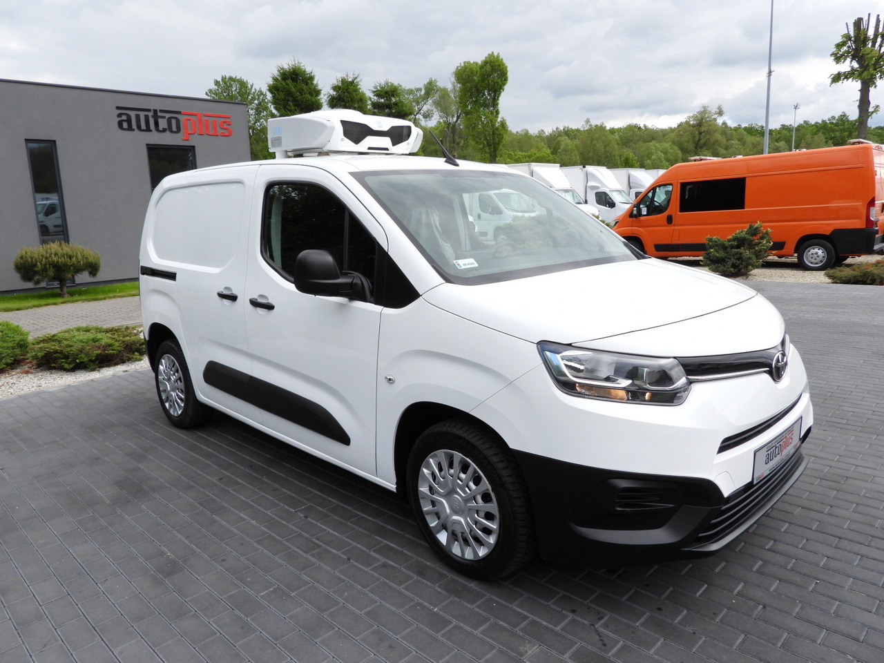TOYOTA PROACE CITY REFRIGERATOR VAN -15*C POWER SUPPLY 230V CRUISE CONTROL AIR CONDITIONING 100HP - Комбе ладилник: слика 4 TOYOTA PROACE CITY REFRIGERATOR VAN -15*C POWER SUPPLY 230V CRUISE CONTROL AIR CONDITIONING 100HP - Комбе ладилник: слика 4