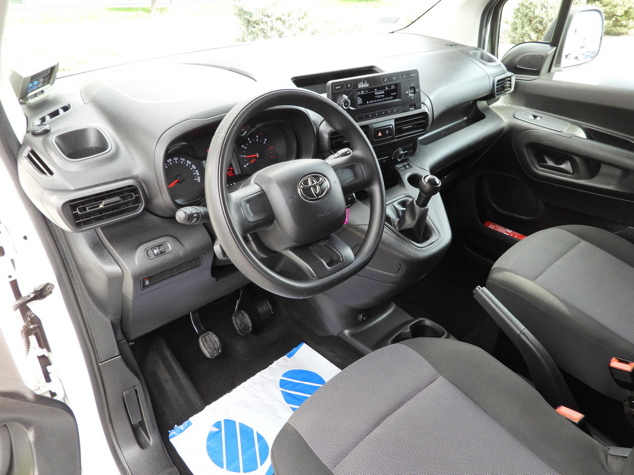 TOYOTA PROACE CITY REFRIGERATOR VAN -15*C POWER SUPPLY 230V CRUISE CONTROL AIR CONDITIONING 100HP - Комбе ладилник: слика 2 TOYOTA PROACE CITY REFRIGERATOR VAN -15*C POWER SUPPLY 230V CRUISE CONTROL AIR CONDITIONING 100HP - Комбе ладилник: слика 2