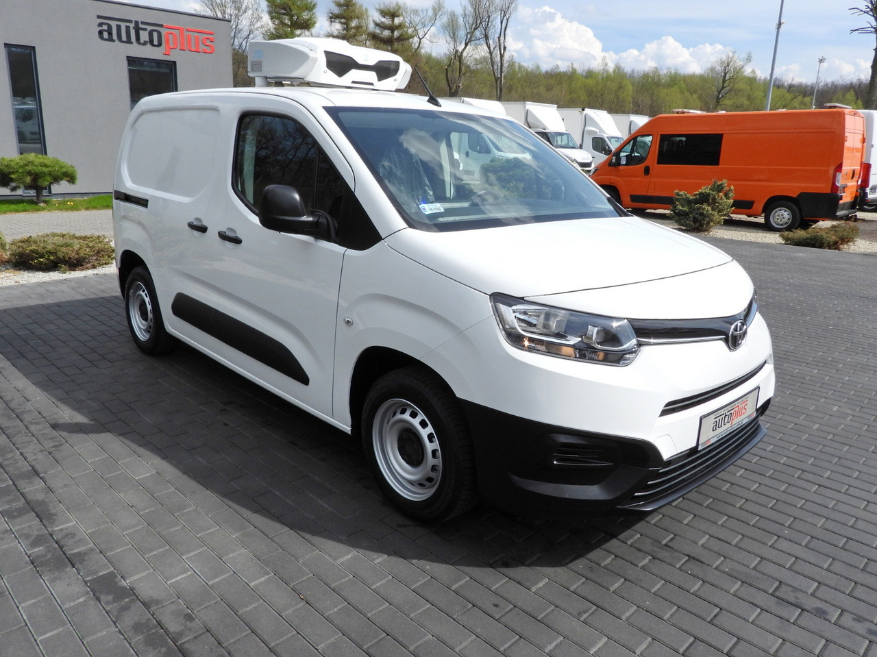 TOYOTA PROACE CITY  REFRIGERATOR VAN -15*C POWER SUPPLY 230V CRUISE CONTROL AIR CONDITIONING  100HP - Комбе ладилник: слика 4 TOYOTA PROACE CITY  REFRIGERATOR VAN -15*C POWER SUPPLY 230V CRUISE CONTROL AIR CONDITIONING  100HP - Комбе ладилник: слика 4
