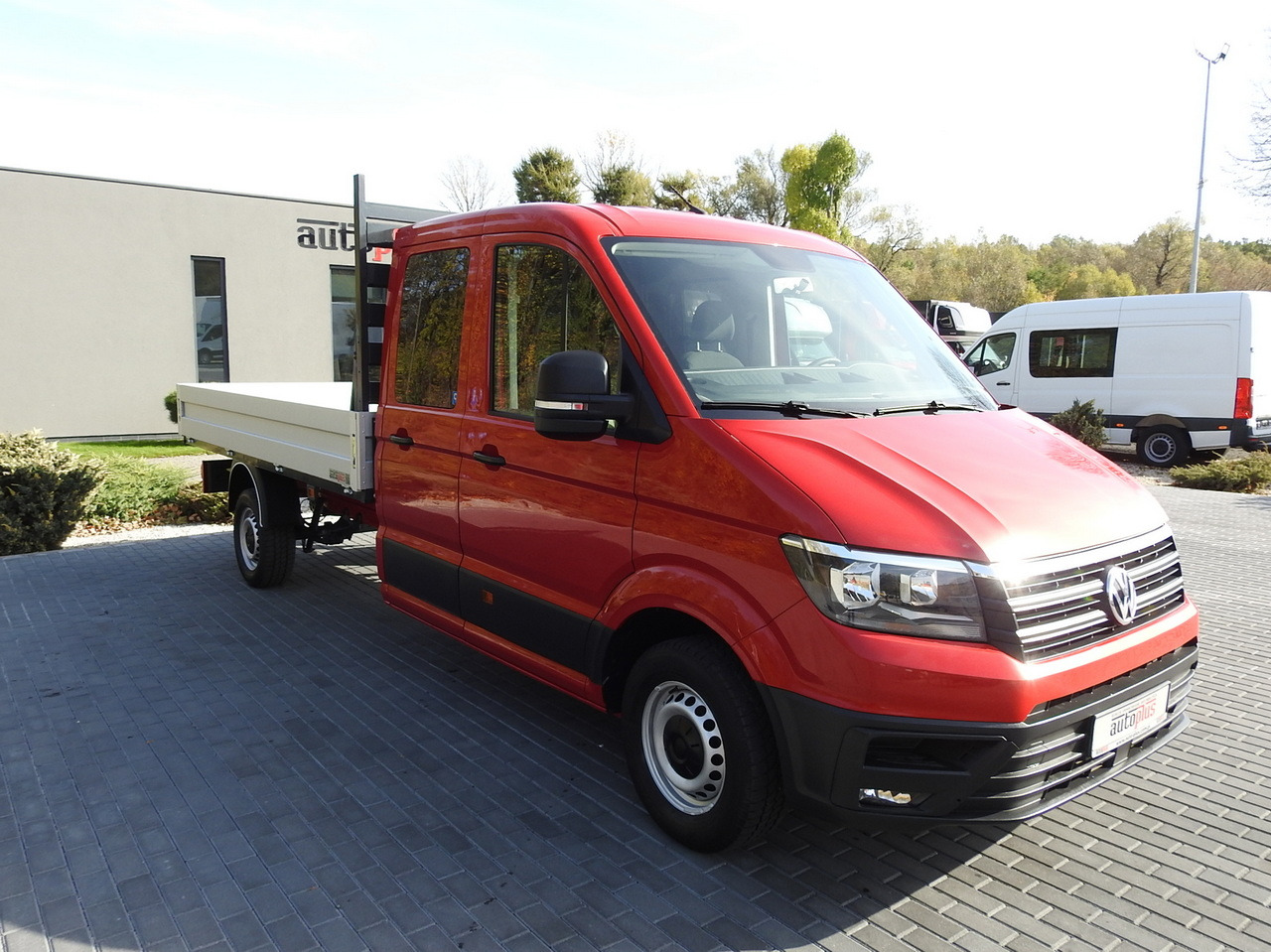 VOLKSWAGEN CRAFTER STAKE BODY DOUBLE CABIN DOKA 7 SEATS AIR CONDITIONING 140HP - Комби со двојна кабина: слика 4 VOLKSWAGEN CRAFTER STAKE BODY DOUBLE CABIN DOKA 7 SEATS AIR CONDITIONING 140HP - Комби со двојна кабина: слика 4