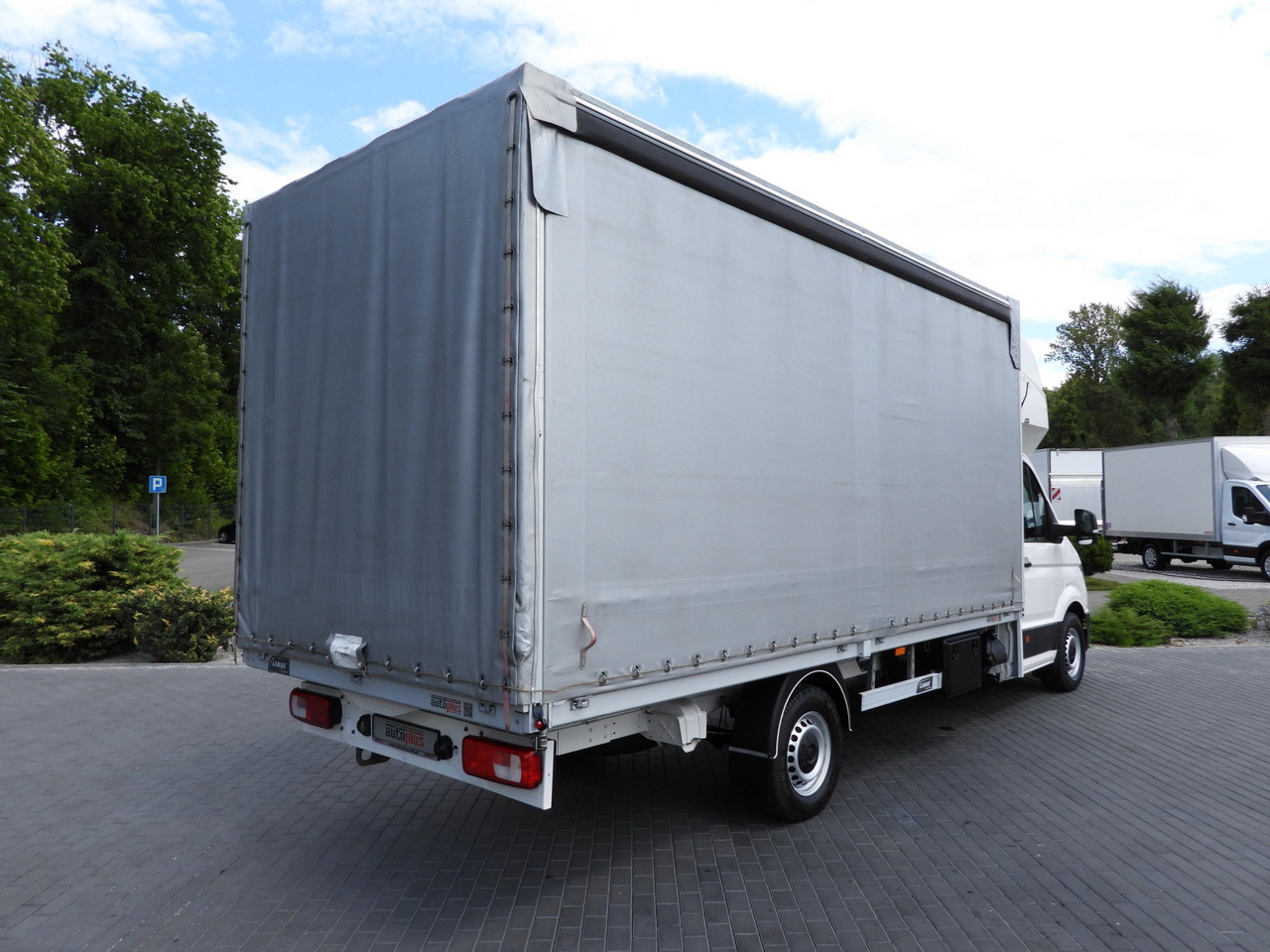 VOLKSWAGEN CRAFTER TARPAULIN 10 PALLETS WEBASTO CRUISE CONTROL AIR CONDITIONING 180HP - Комбе со церада: слика 3 VOLKSWAGEN CRAFTER TARPAULIN 10 PALLETS WEBASTO CRUISE CONTROL AIR CONDITIONING 180HP - Комбе со церада: слика 3