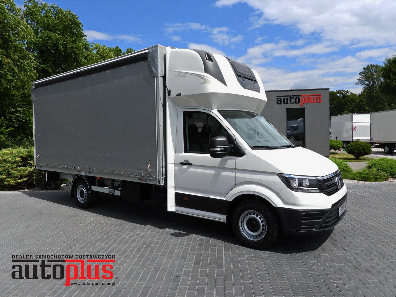 VOLKSWAGEN CRAFTER TARPAULIN 10 PALLETS WEBASTO CRUISE CONTROL AIR CONDITIONING 180HP - Комбе со церада: слика 1 VOLKSWAGEN CRAFTER TARPAULIN 10 PALLETS WEBASTO CRUISE CONTROL AIR CONDITIONING 180HP - Комбе со церада: слика 1