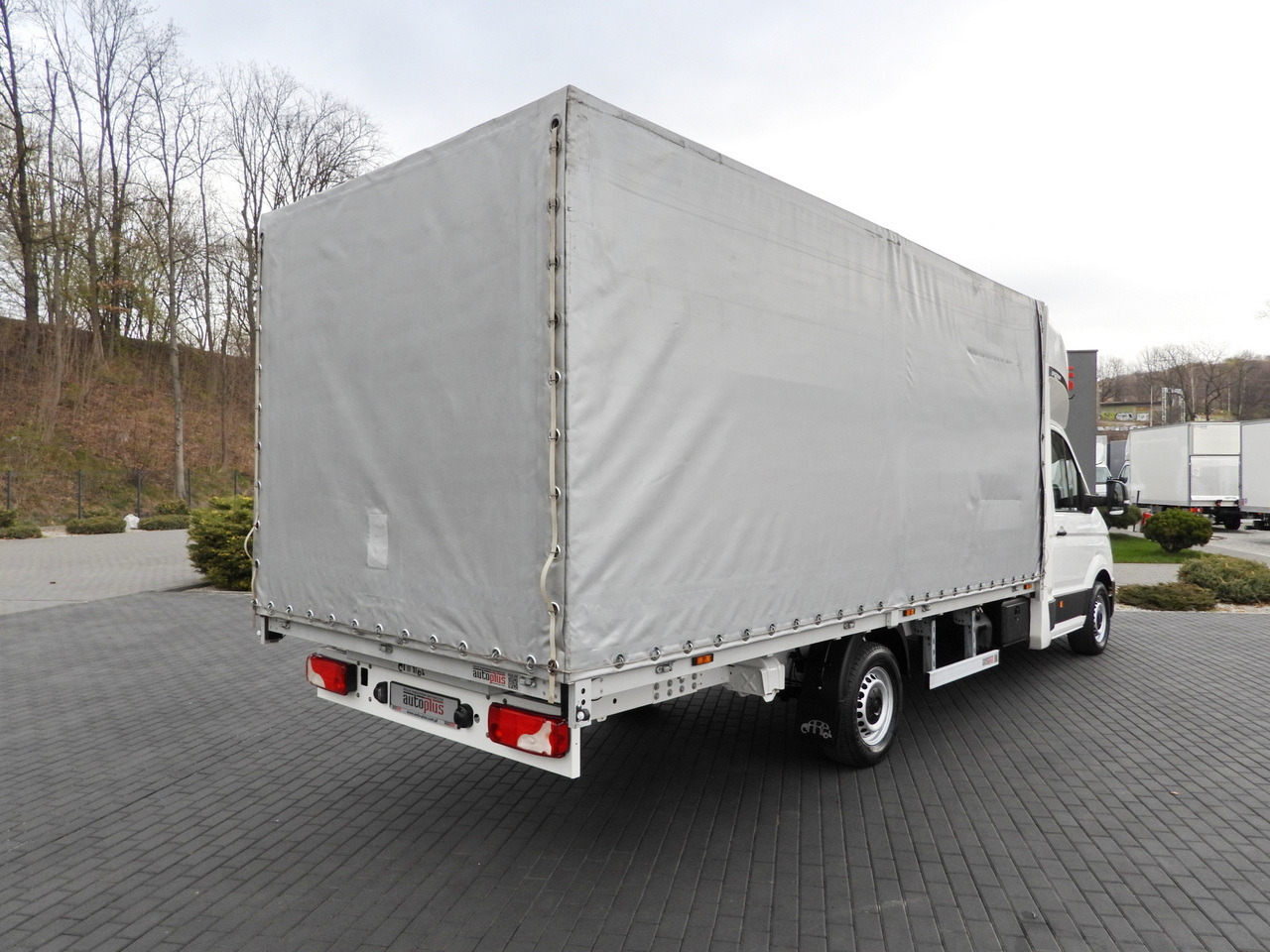 VOLKSWAGEN CRAFTER TARPAULIN 10 PALLETS WEBASTO CRUISE CONTROL LED LIGHTS 180HP - Комбе со церада: слика 3 VOLKSWAGEN CRAFTER TARPAULIN 10 PALLETS WEBASTO CRUISE CONTROL LED LIGHTS 180HP - Комбе со церада: слика 3